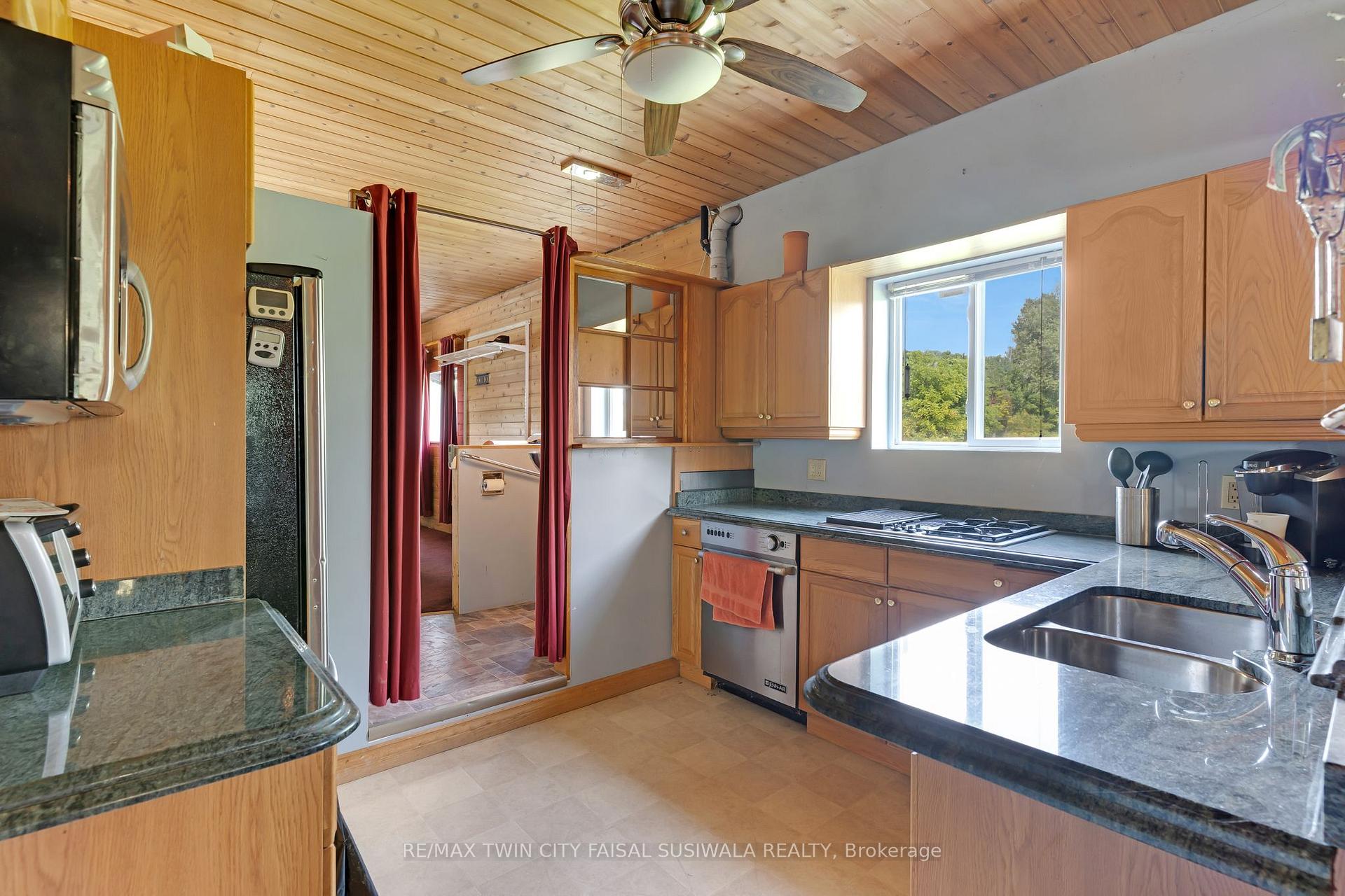 Photo 16 of 2172 Centre Road, Hamilton, Rural Flamborough — HOMEH