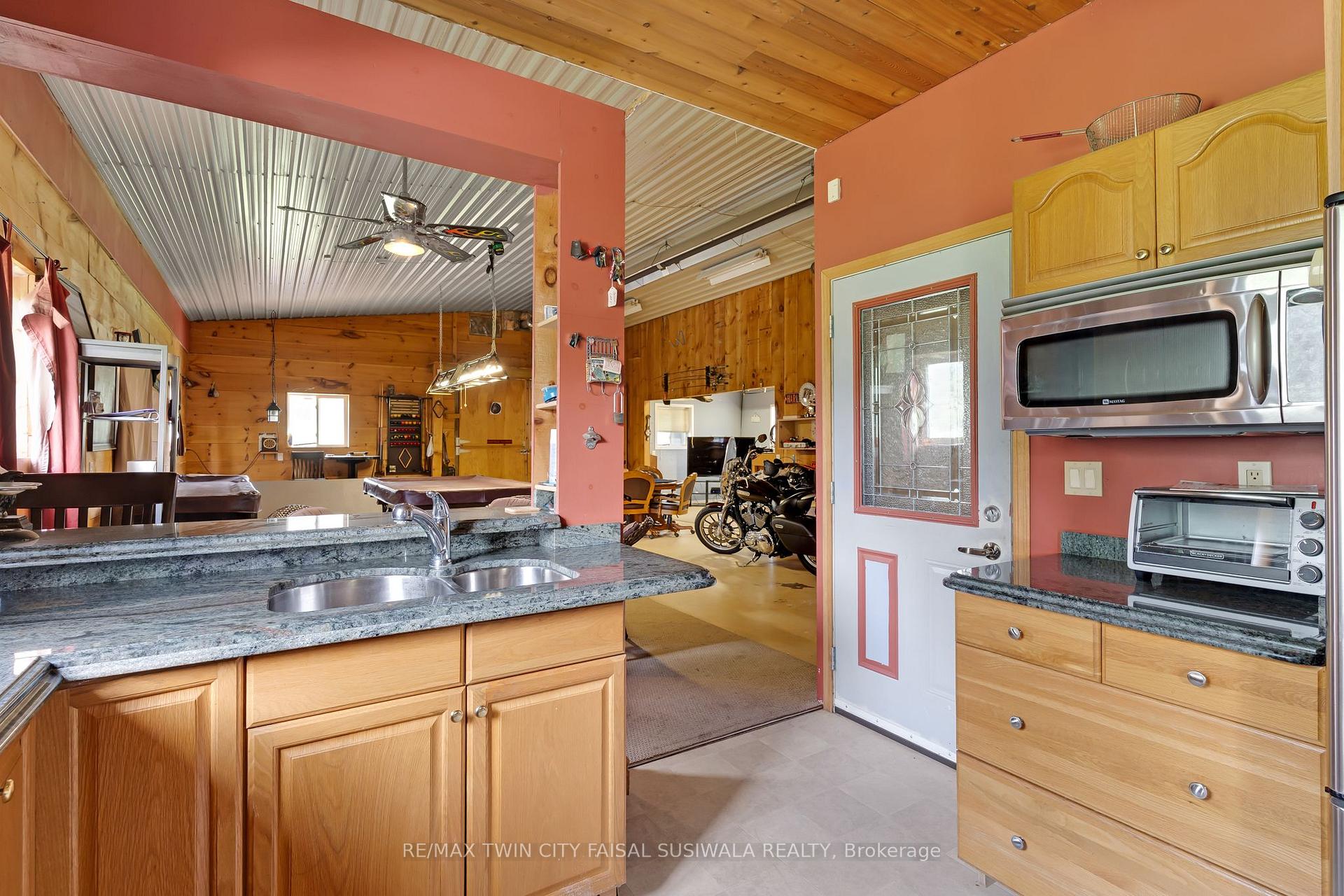 Photo 17 of 2172 Centre Road, Hamilton, Rural Flamborough — HOMEH