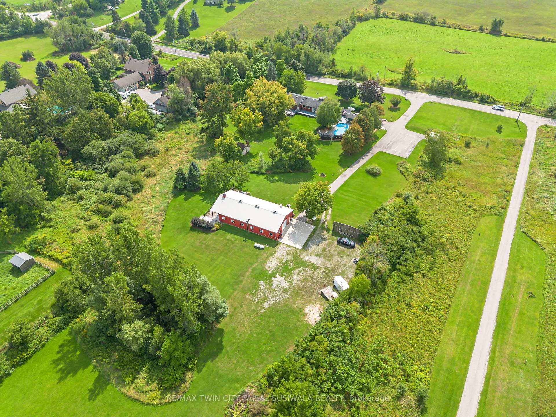 Photo 20 of 2172 Centre Road, Hamilton, Rural Flamborough — HOMEH