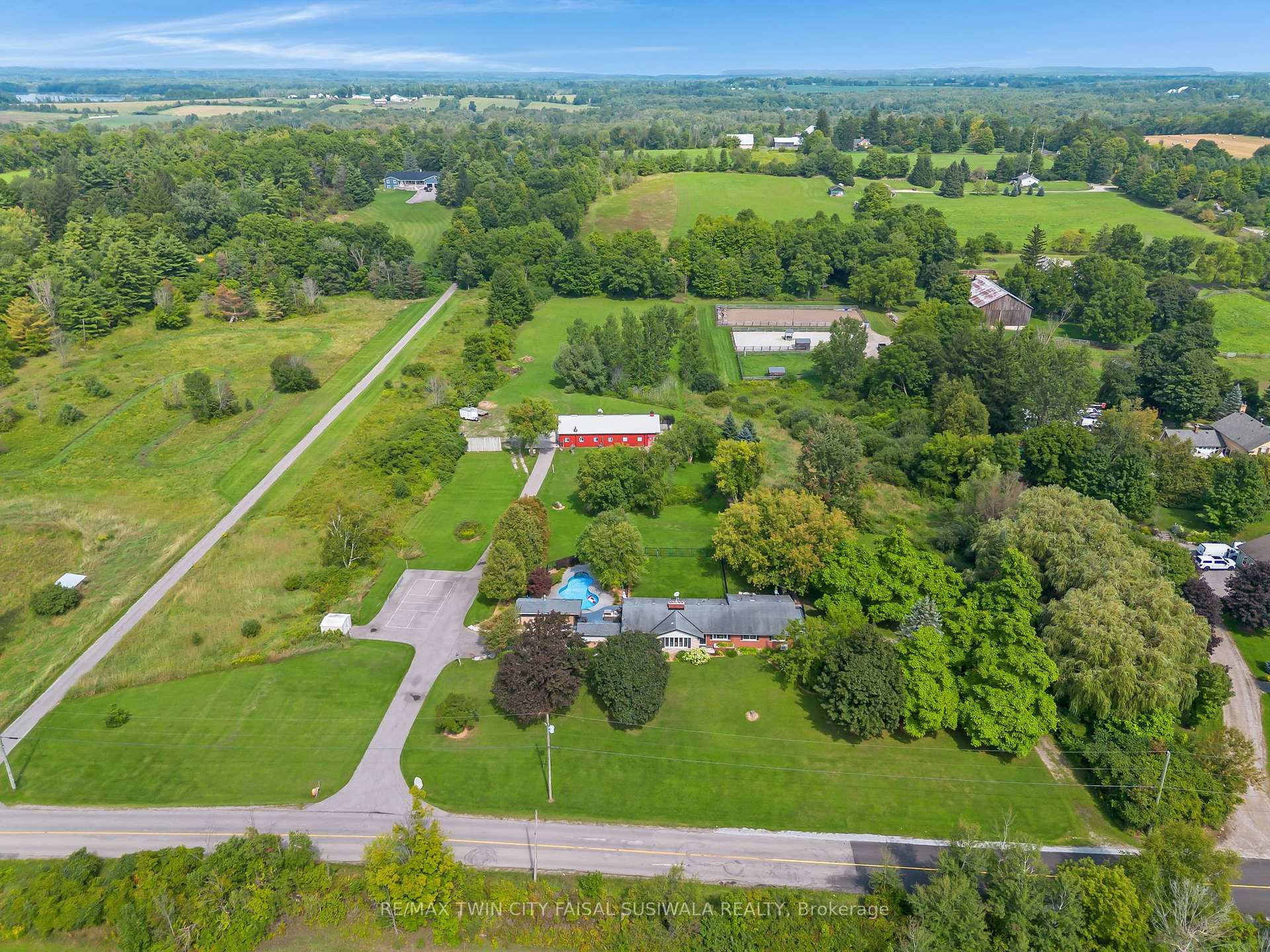 Photo 21 of 2172 Centre Road, Hamilton, Rural Flamborough — HOMEH