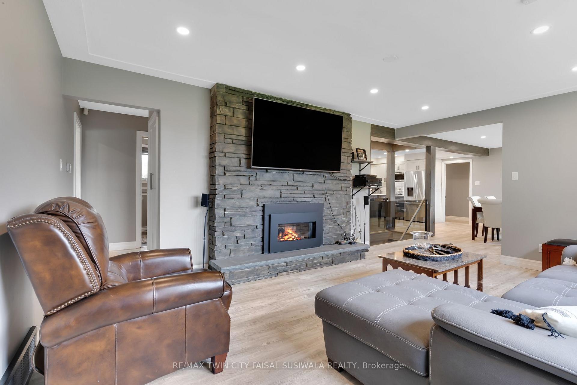 Photo 23 of 2172 Centre Road, Hamilton, Rural Flamborough — HOMEH