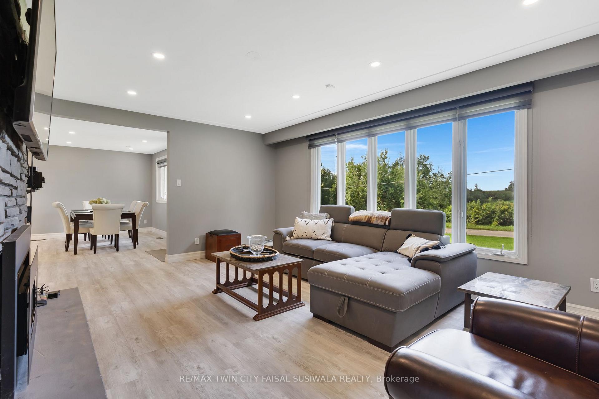 Photo 24 of 2172 Centre Road, Hamilton, Rural Flamborough — HOMEH