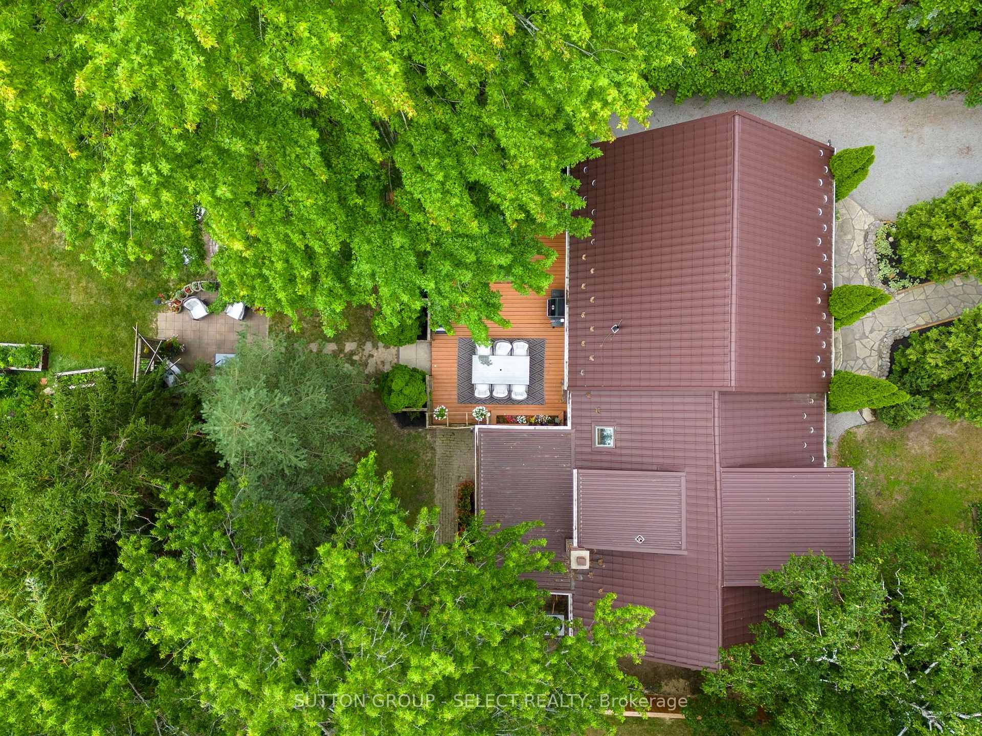 Photo 4 of 1129 Sunningdale Road E, London, North C — HOMEH