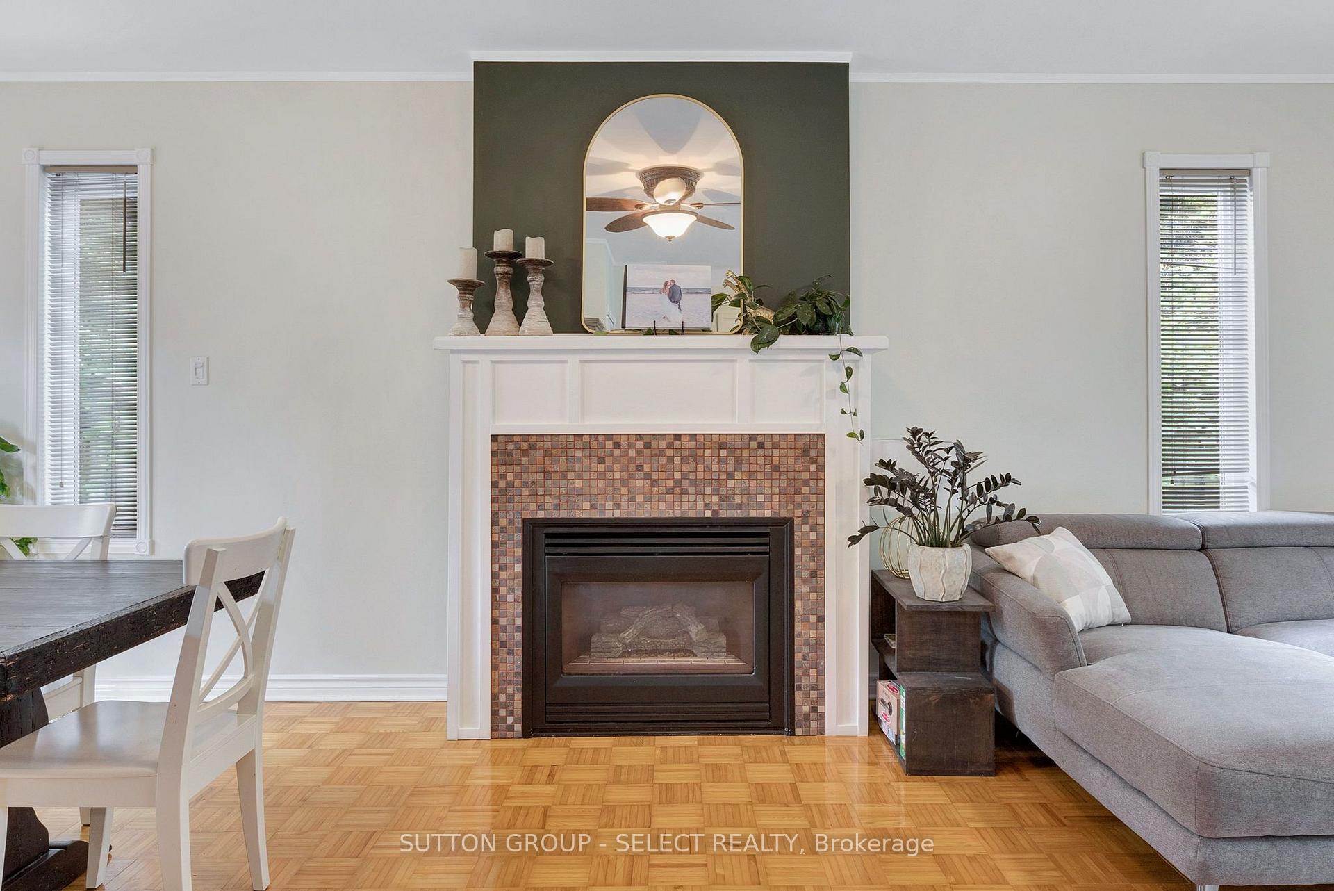 Photo 10 of 1129 Sunningdale Road E, London, North C — HOMEH