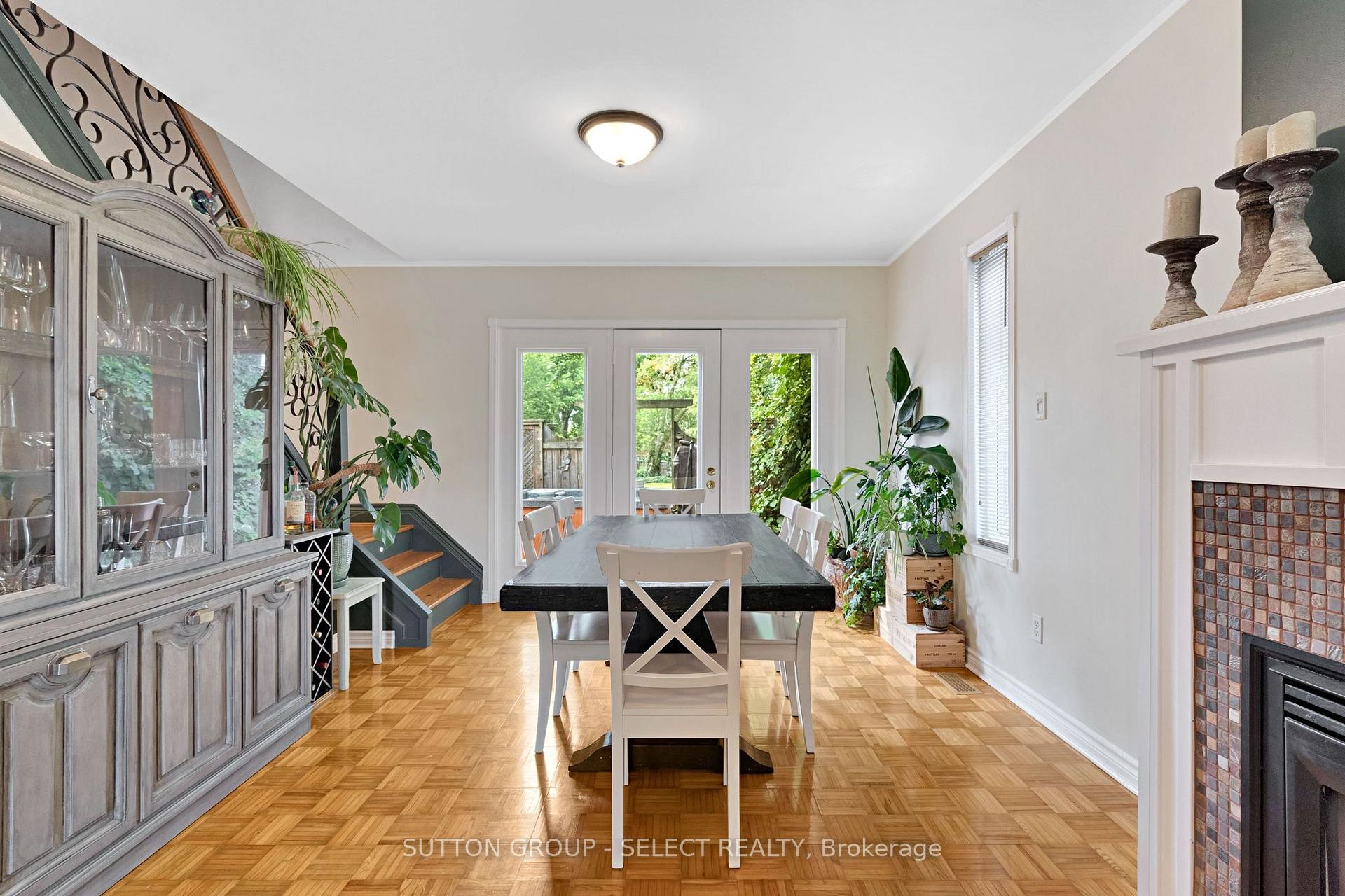 Photo 11 of 1129 Sunningdale Road E, London, North C — HOMEH