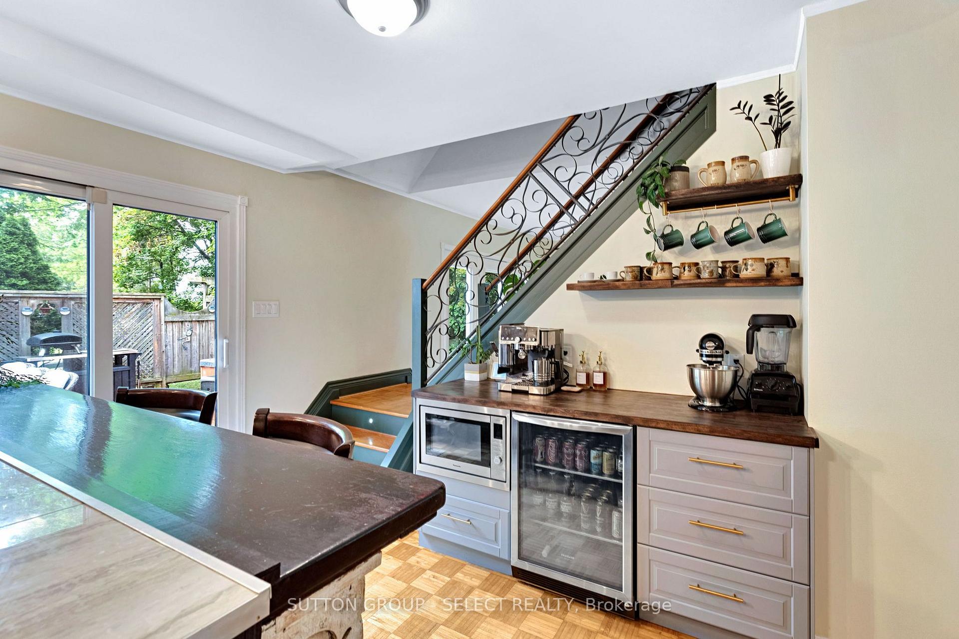 Photo 18 of 1129 Sunningdale Road E, London, North C — HOMEH