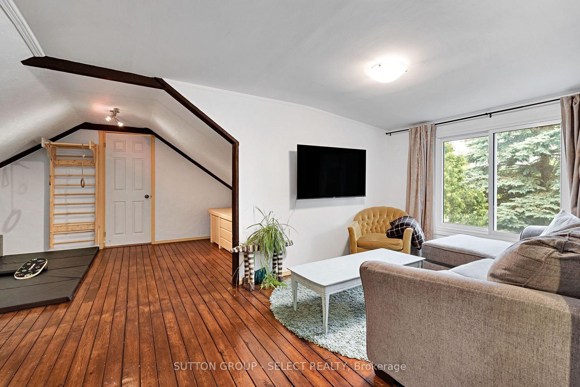 Photo 27 of 1129 Sunningdale Road E, London, North C — HOMEH