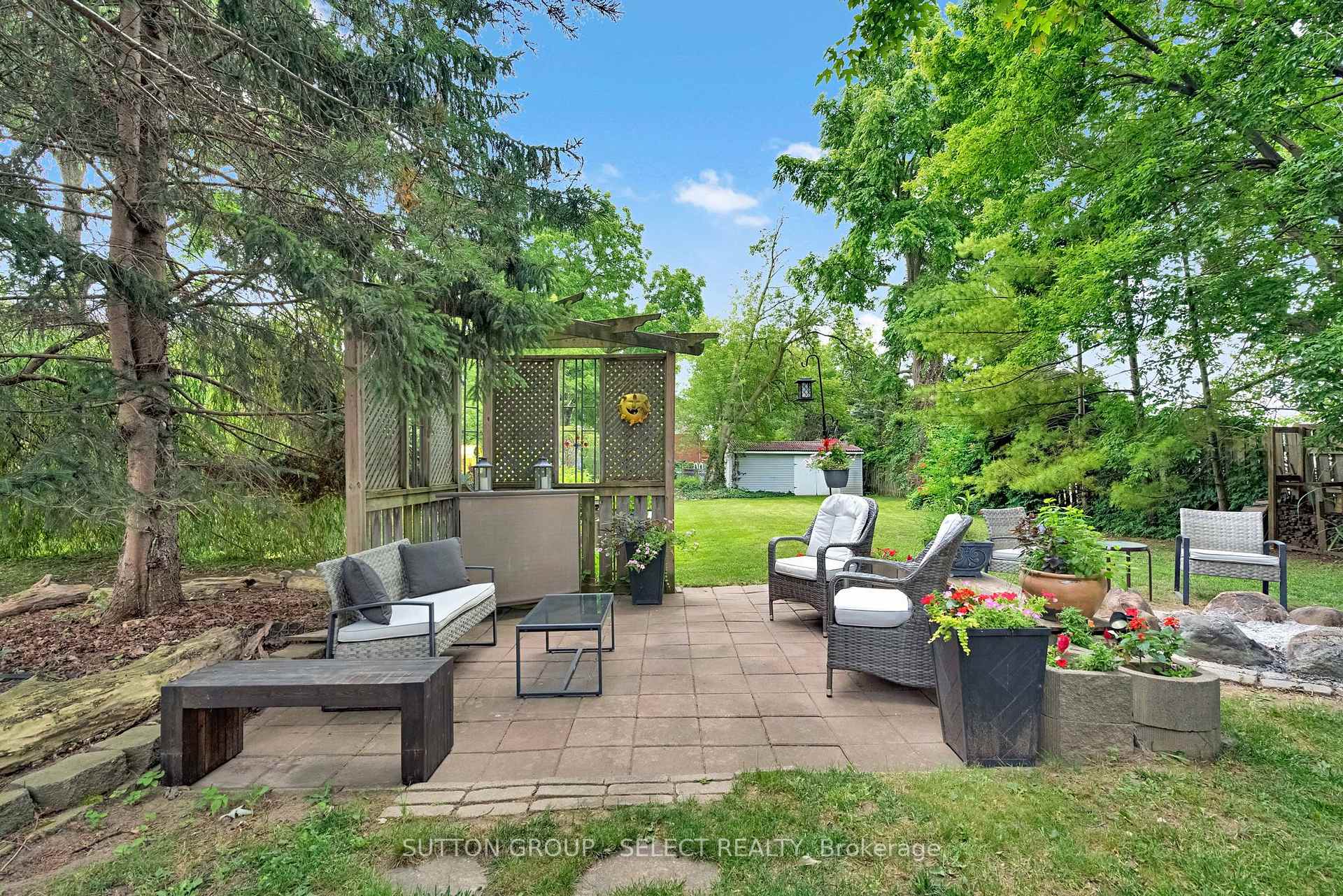 Photo 29 of 1129 Sunningdale Road E, London, North C — HOMEH