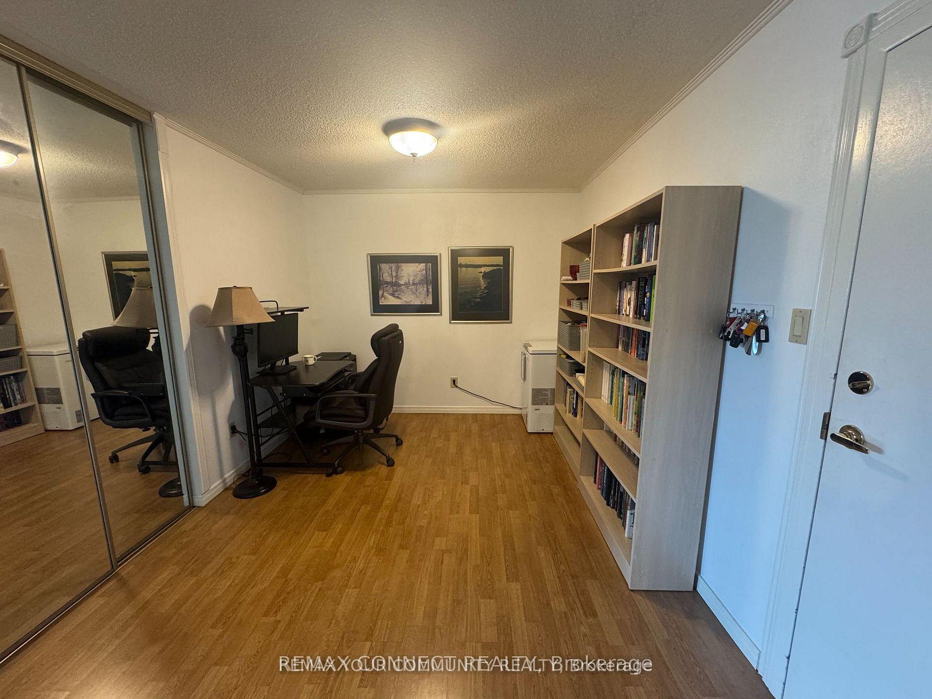 Photo 7 of Unit 221, 326 Major Mackenzie Drive E, Richmond Hill, Crosby — HOMEH