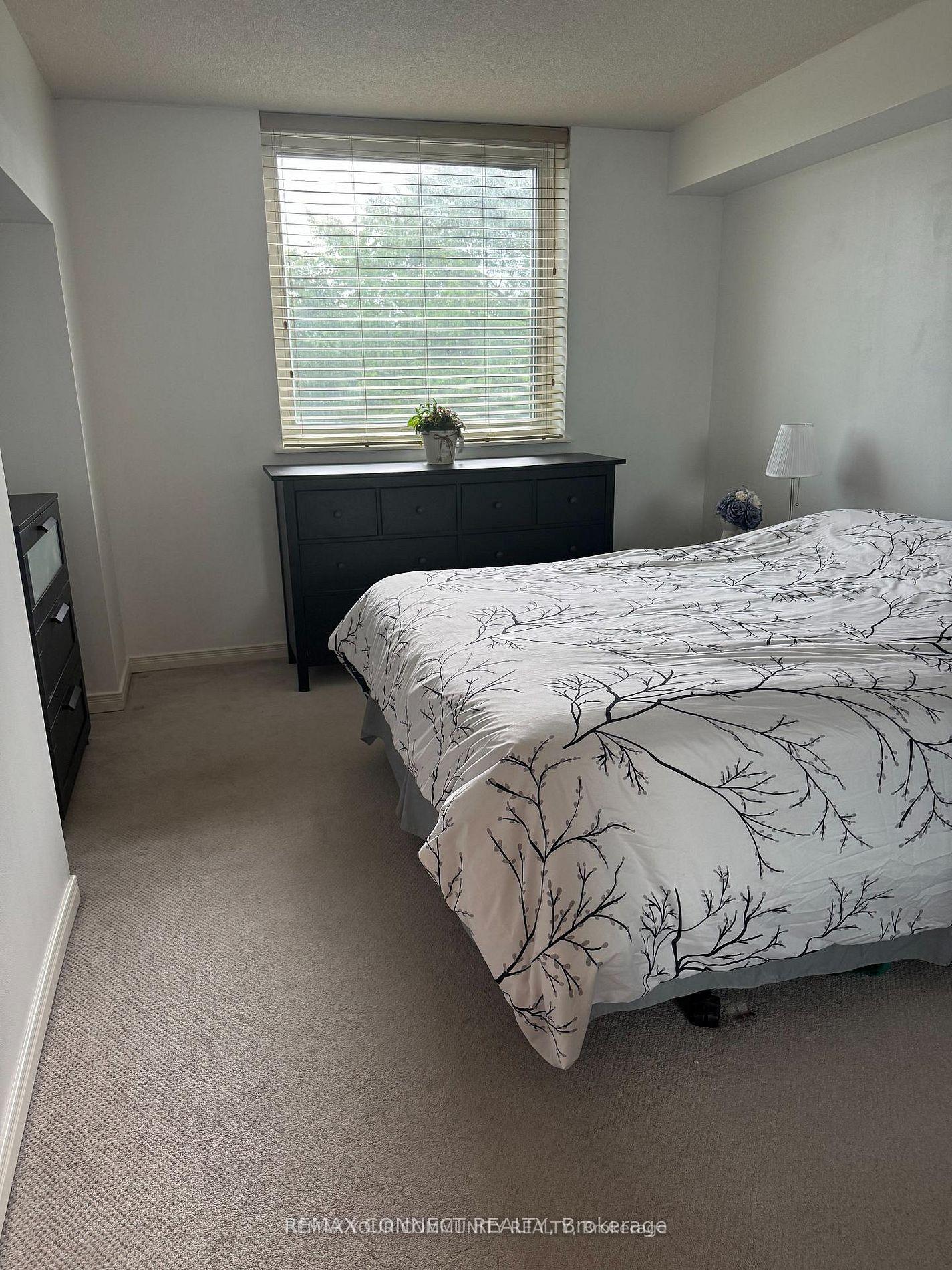 Photo 8 of Unit 221, 326 Major Mackenzie Drive E, Richmond Hill, Crosby — HOMEH