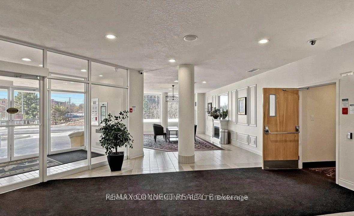 Photo 14 of Unit 221, 326 Major Mackenzie Drive E, Richmond Hill, Crosby — HOMEH