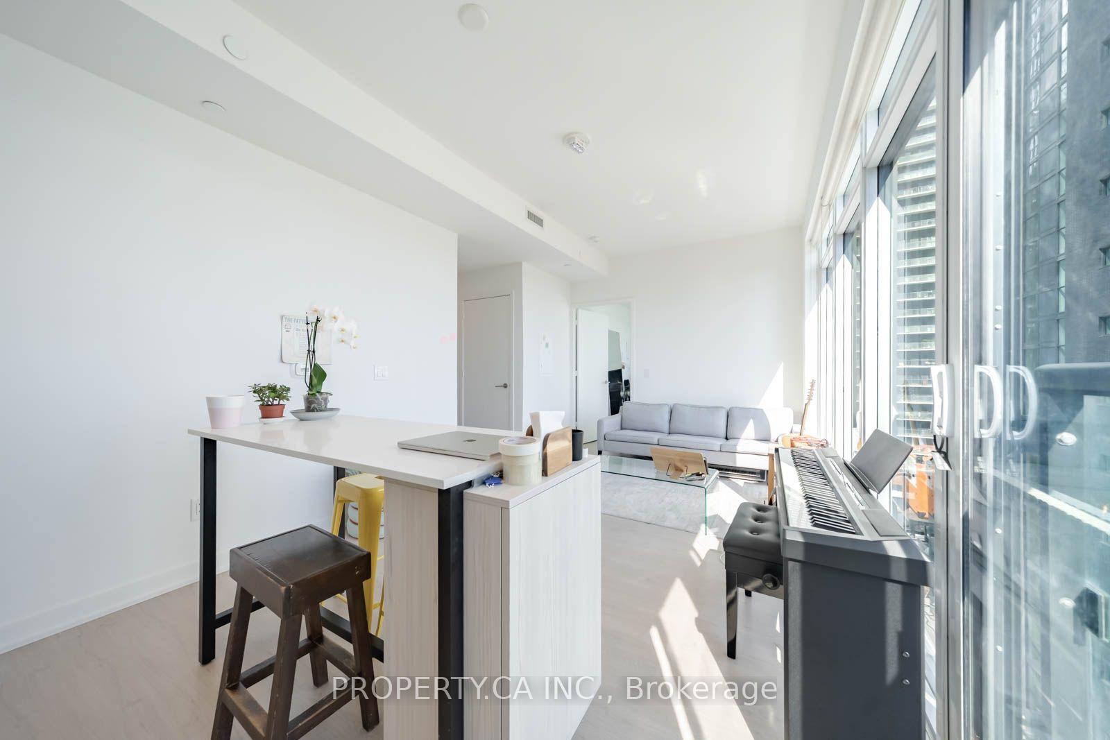 Photo 5 of Unit 1509, 65 Mutual Street, Toronto, Church-Yonge Corridor — HOMEH