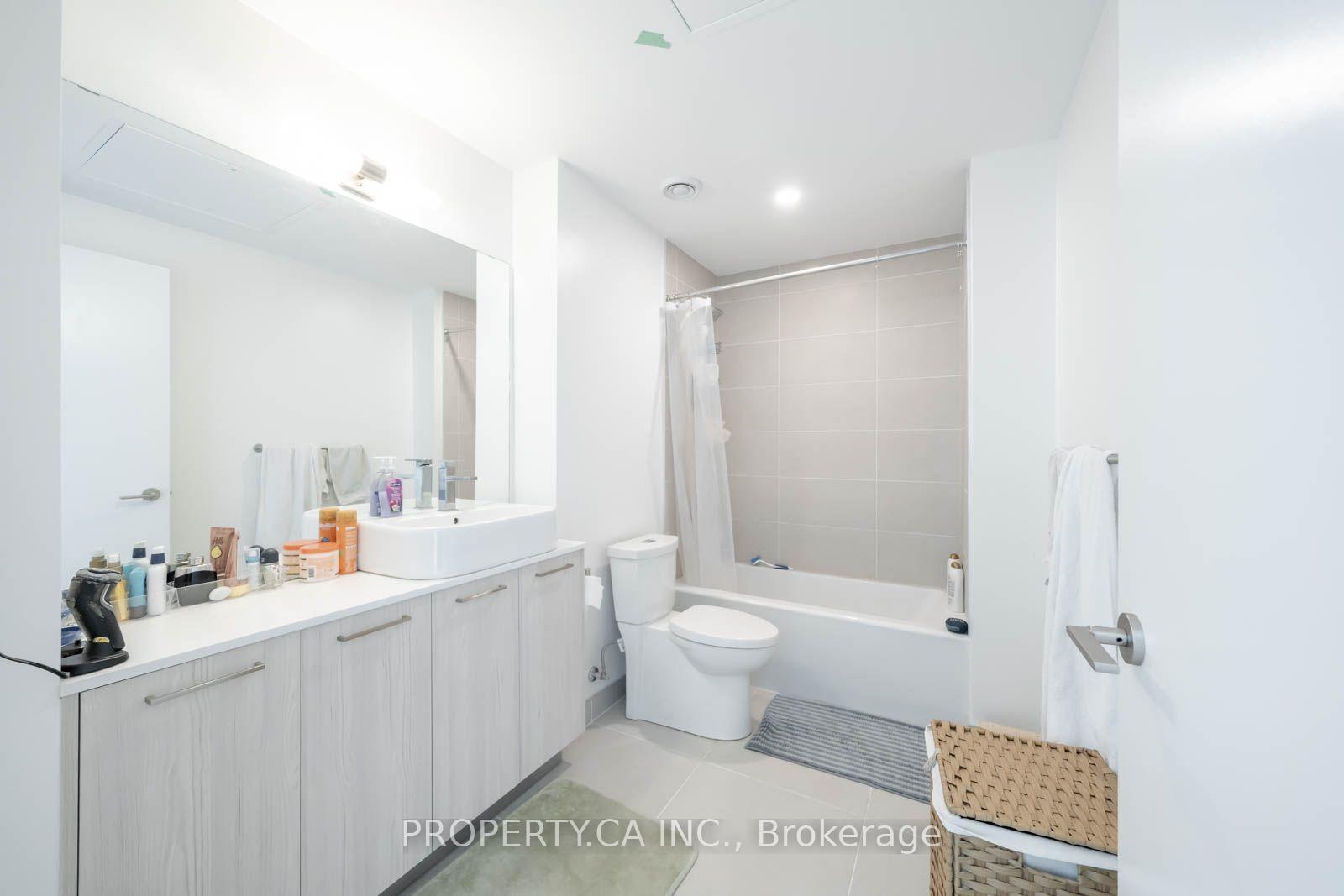 Photo 13 of Unit 1509, 65 Mutual Street, Toronto, Church-Yonge Corridor — HOMEH