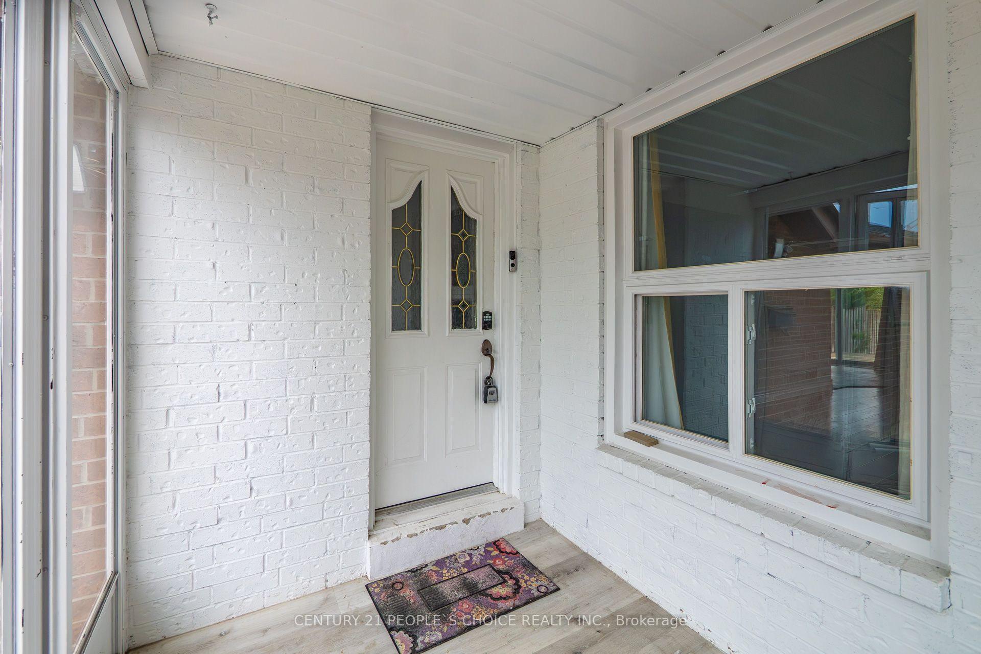 Photo 5 of 658 Galloway Crescent, Mississauga, Creditview — HOMEH