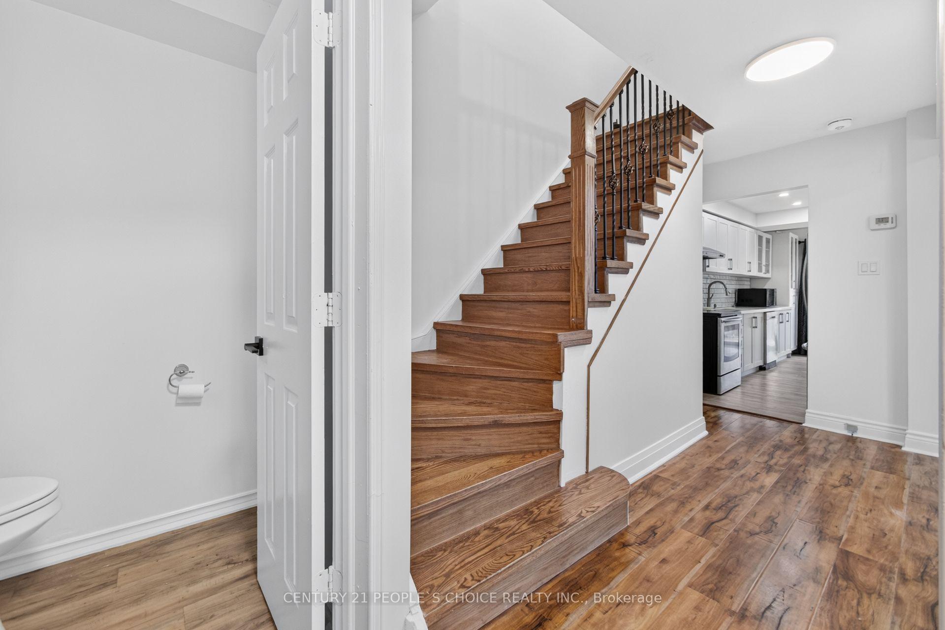 Photo 7 of 658 Galloway Crescent, Mississauga, Creditview — HOMEH