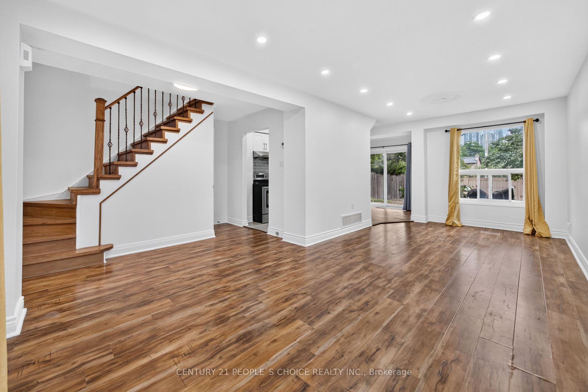 Photo 10 of 658 Galloway Crescent, Mississauga, Creditview — HOMEH