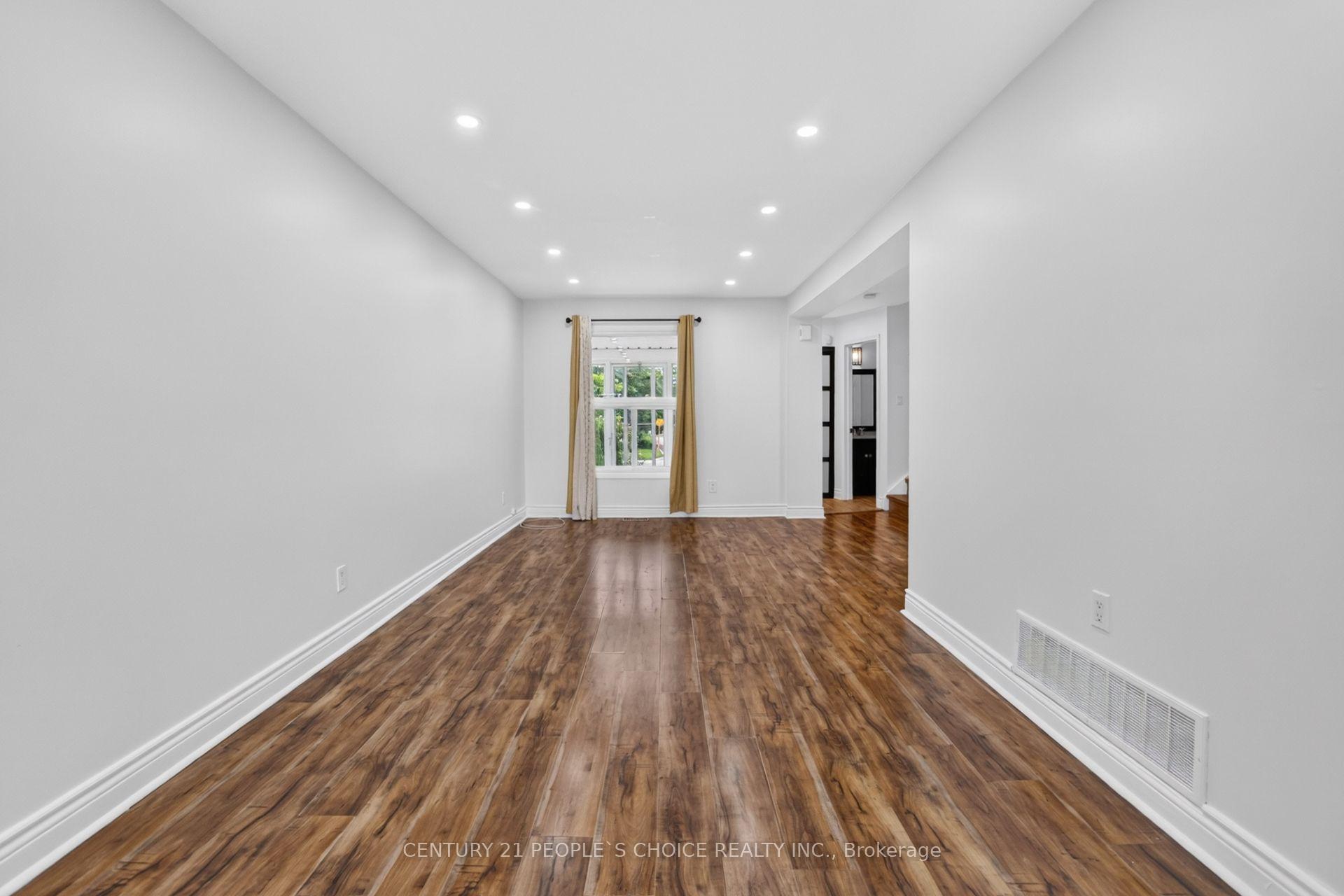 Photo 12 of 658 Galloway Crescent, Mississauga, Creditview — HOMEH
