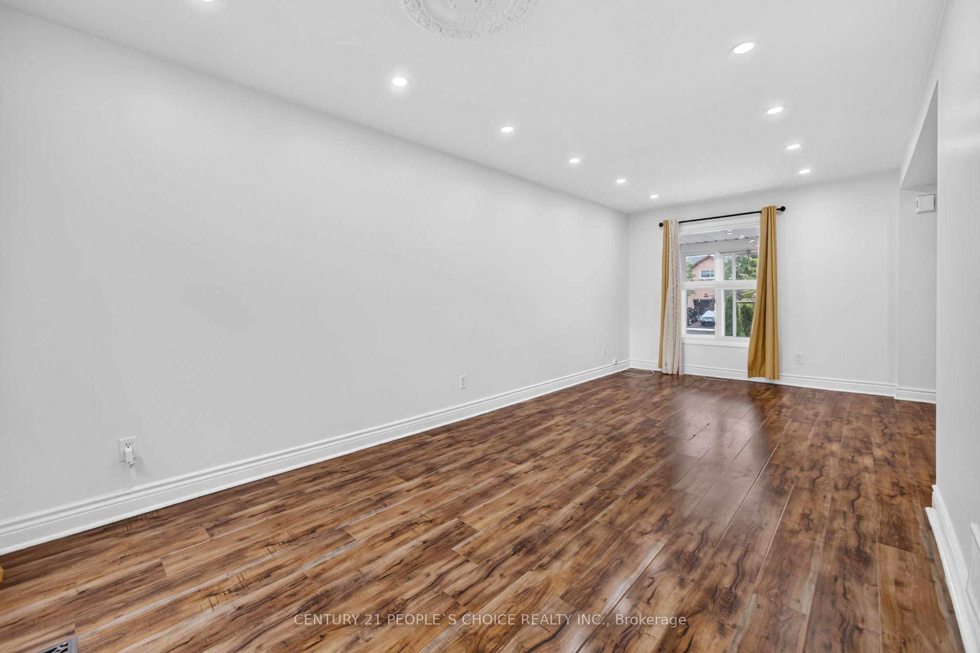 Photo 13 of 658 Galloway Crescent, Mississauga, Creditview — HOMEH