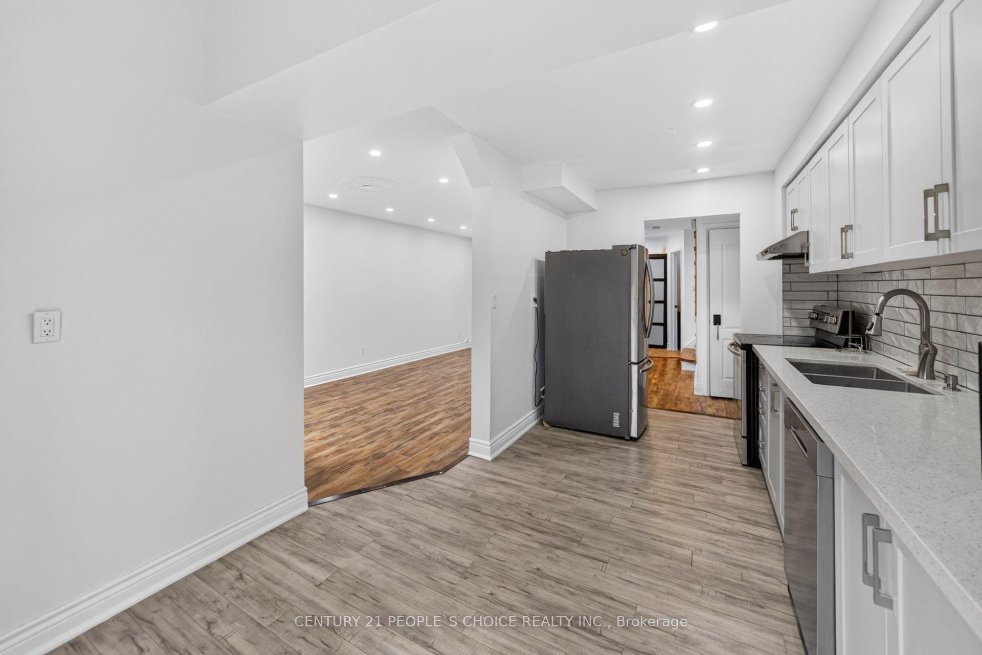 Photo 16 of 658 Galloway Crescent, Mississauga, Creditview — HOMEH