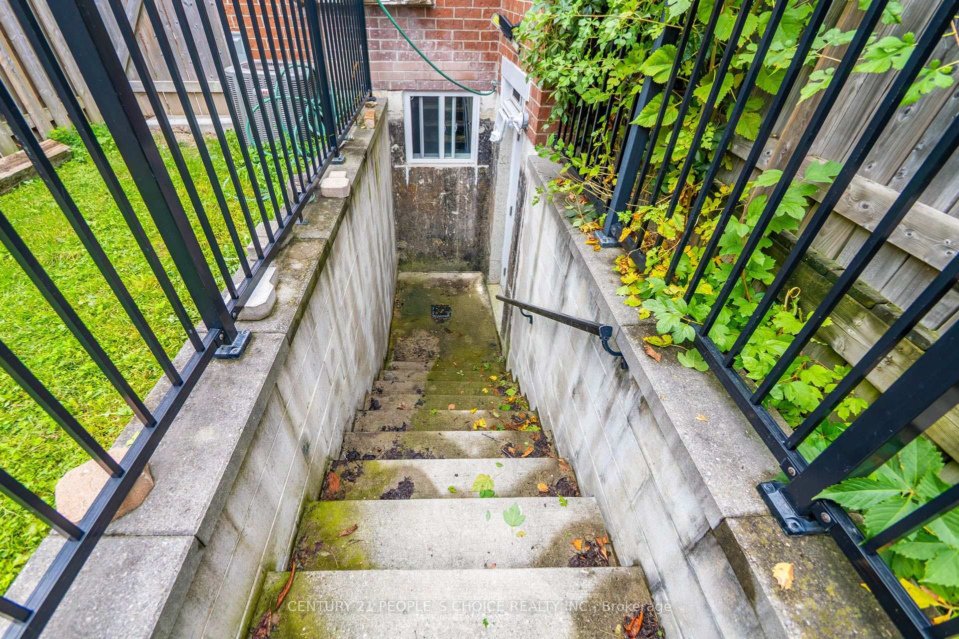 Photo 45 of 658 Galloway Crescent, Mississauga, Creditview — HOMEH