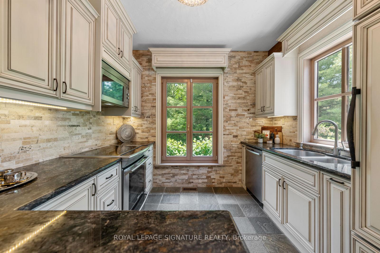Photo 11 of 30 Kingswood Drive, King, Rural King — HOMEH