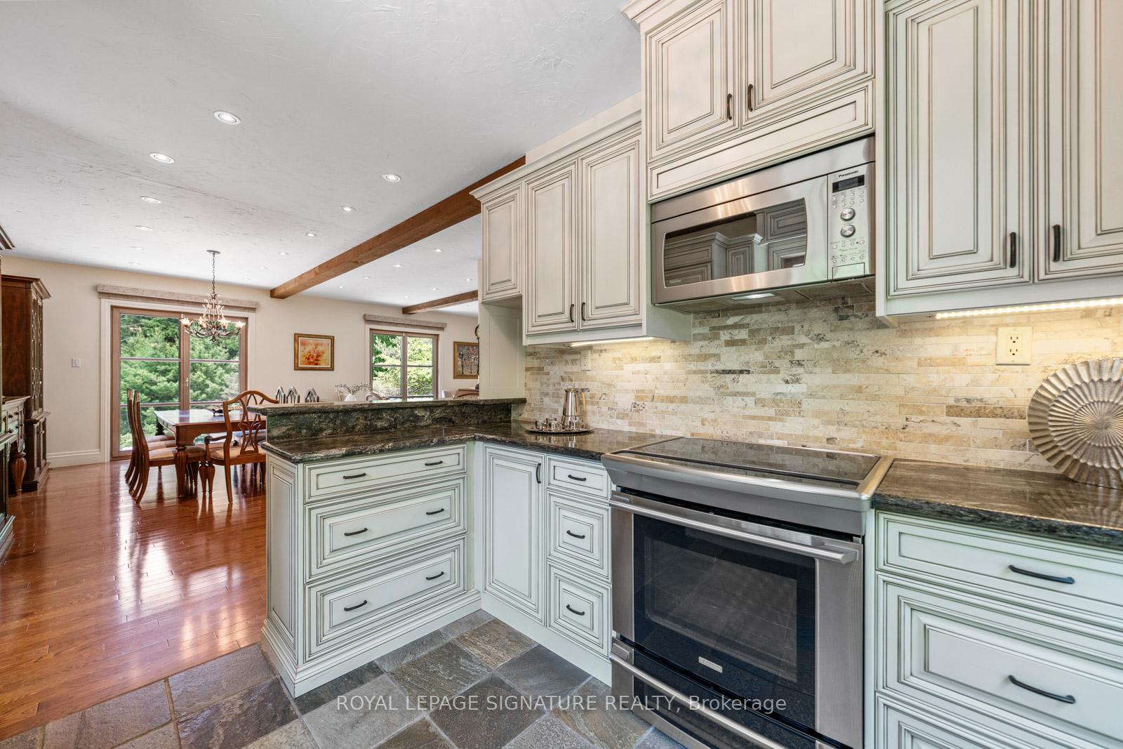Photo 13 of 30 Kingswood Drive, King, Rural King — HOMEH