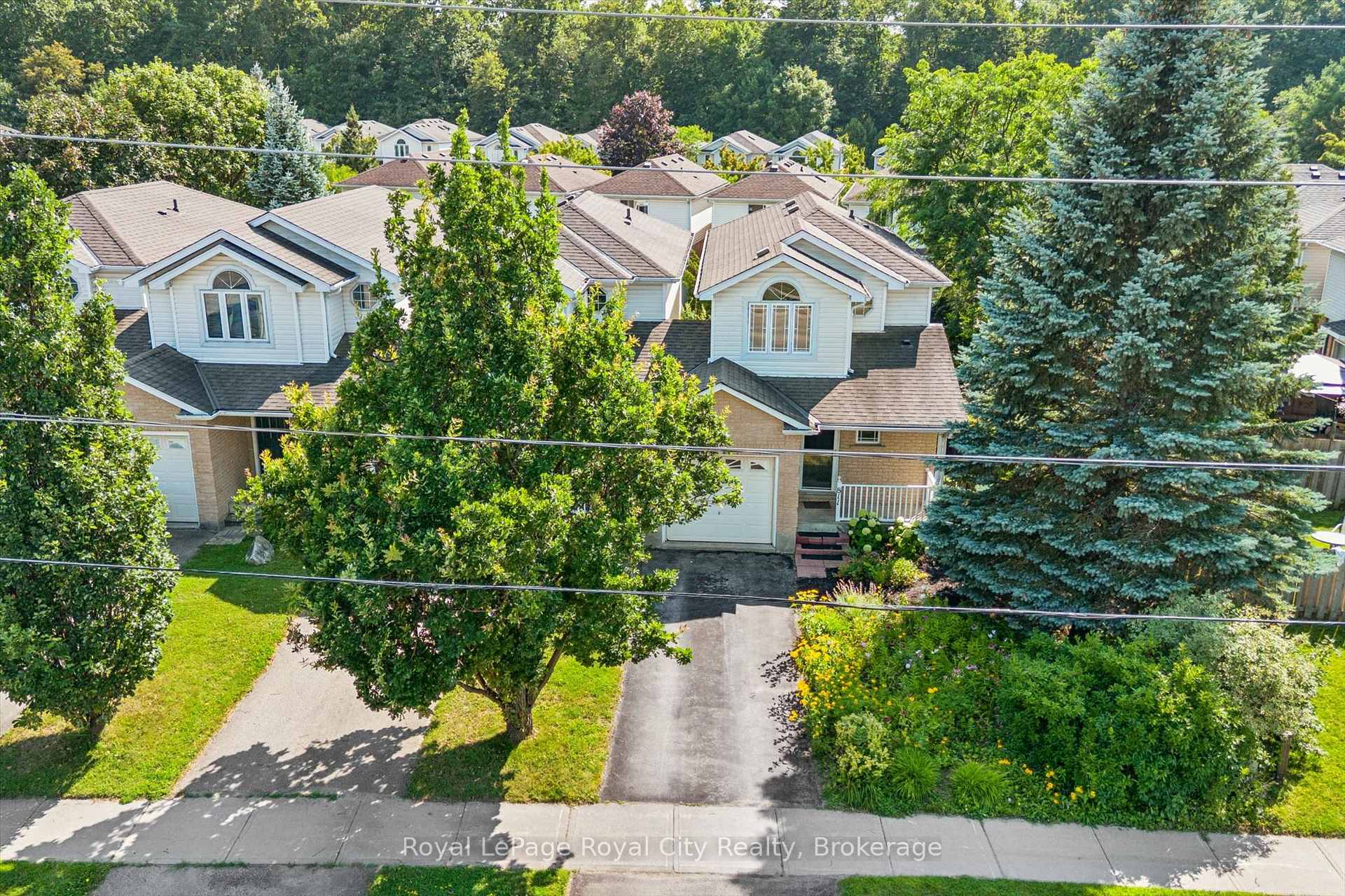 Photo 3 of 811 Edinburgh Road S, Guelph, Kortright West — HOMEH