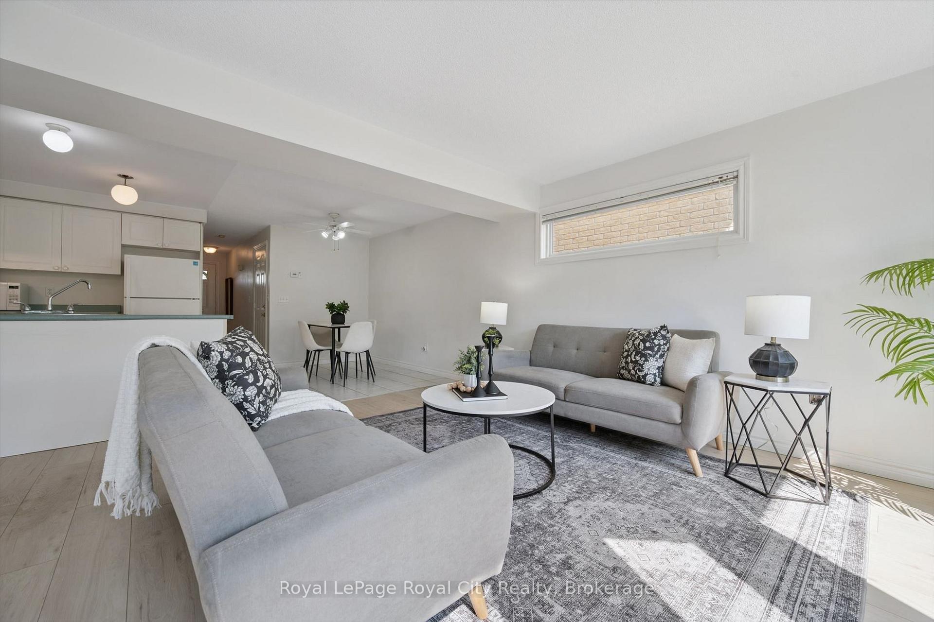 Photo 15 of 811 Edinburgh Road S, Guelph, Kortright West — HOMEH