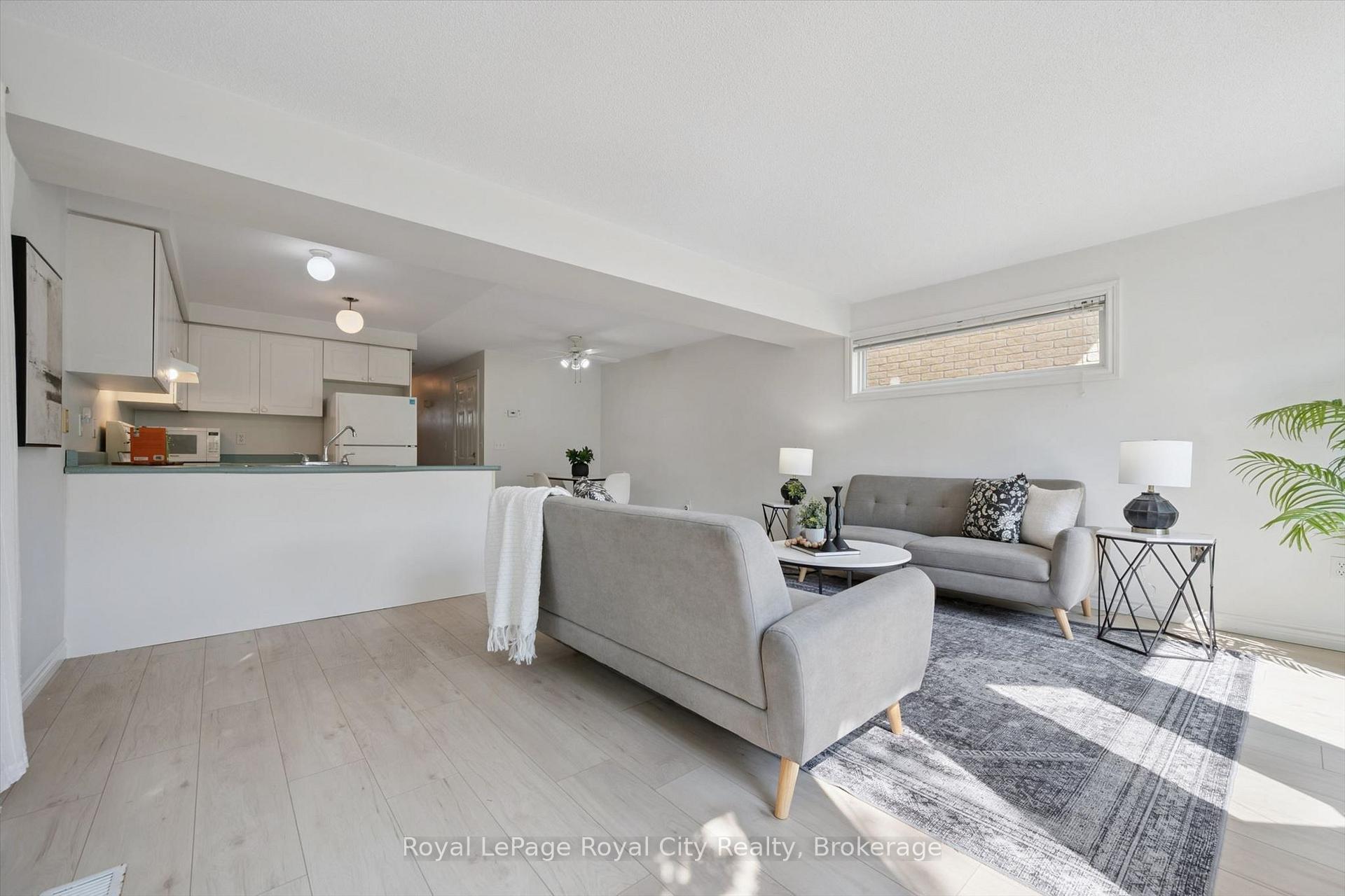 Photo 18 of 811 Edinburgh Road S, Guelph, Kortright West — HOMEH