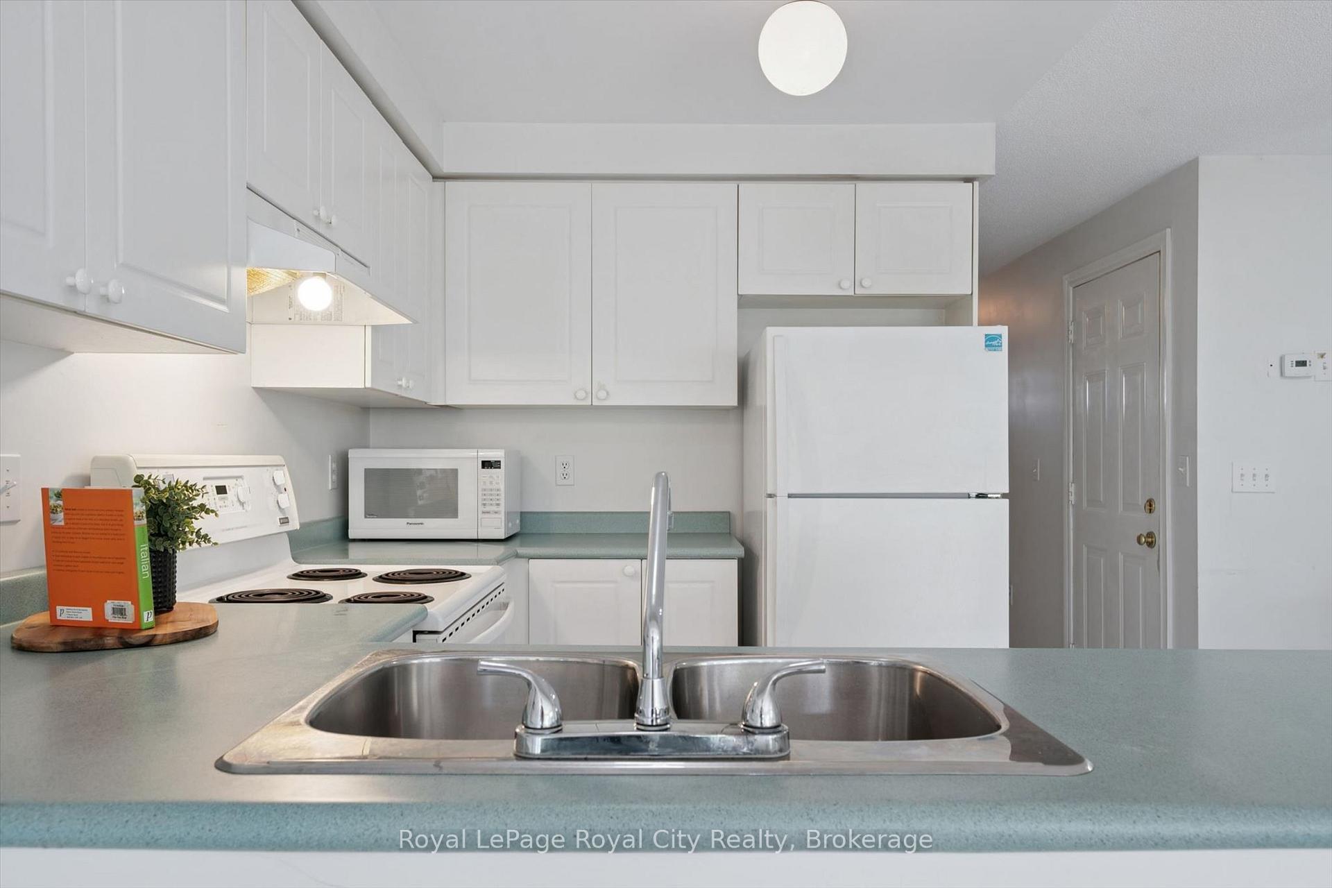 Photo 24 of 811 Edinburgh Road S, Guelph, Kortright West — HOMEH