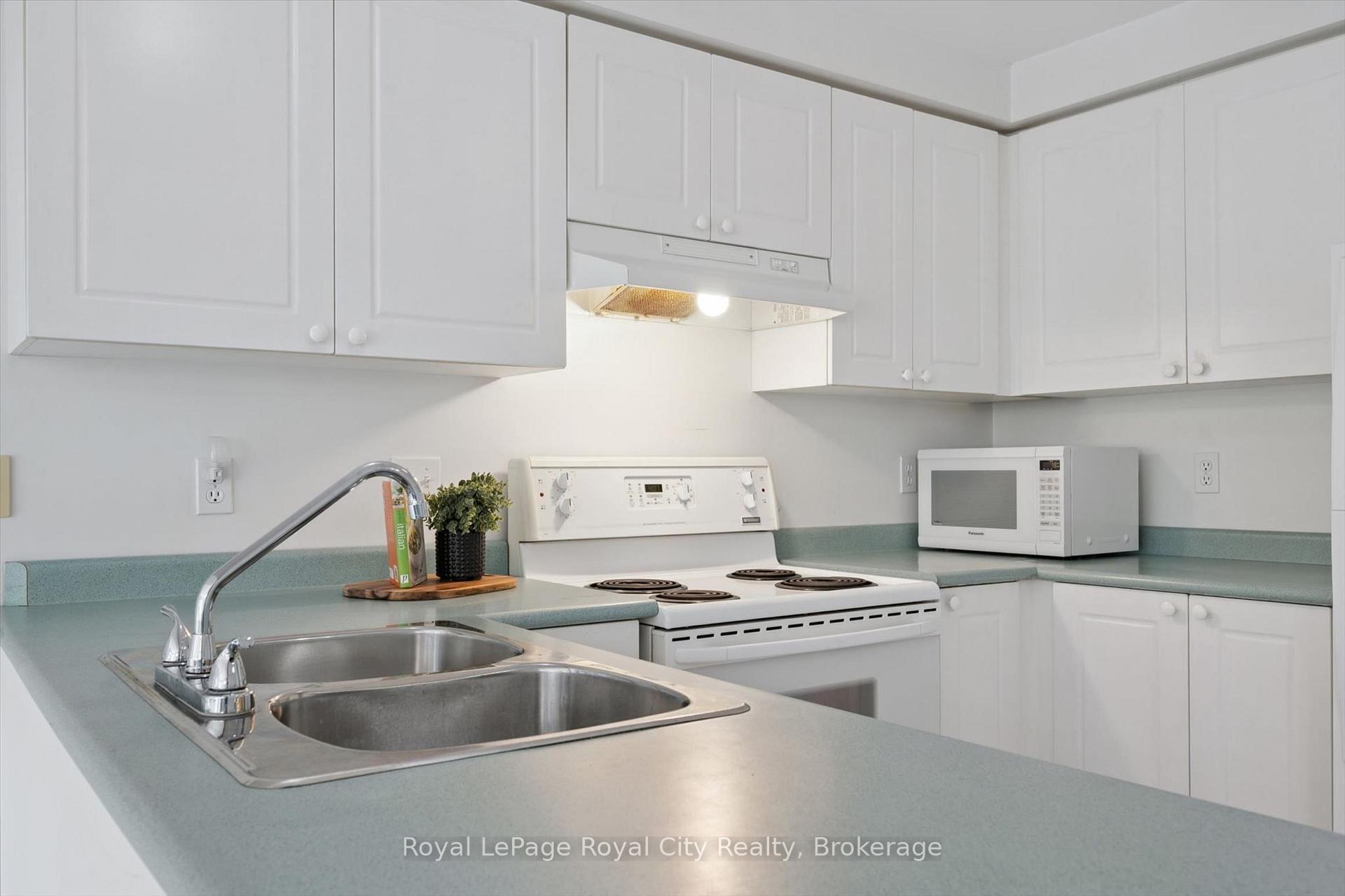 Photo 27 of 811 Edinburgh Road S, Guelph, Kortright West — HOMEH