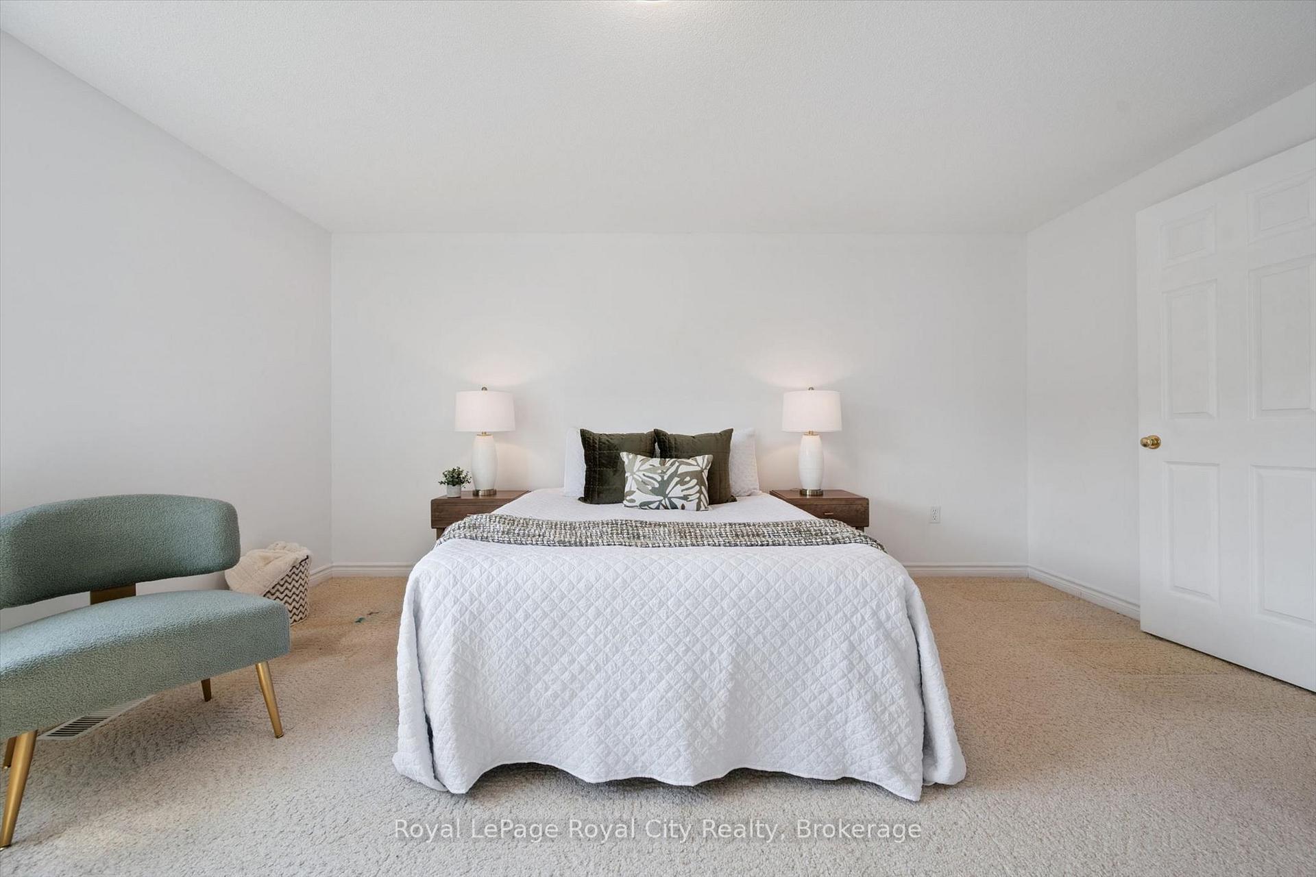 Photo 31 of 811 Edinburgh Road S, Guelph, Kortright West — HOMEH