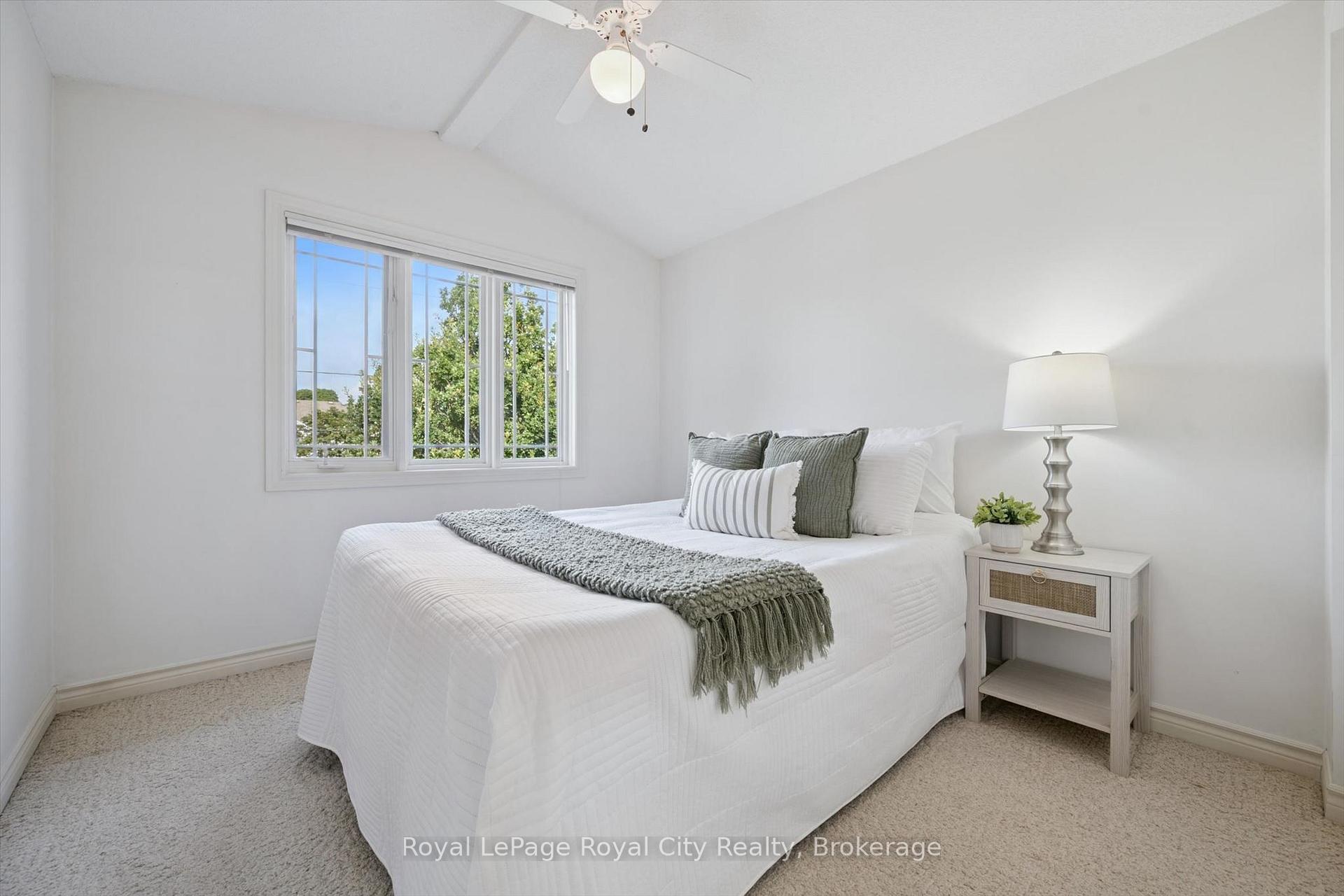 Photo 34 of 811 Edinburgh Road S, Guelph, Kortright West — HOMEH