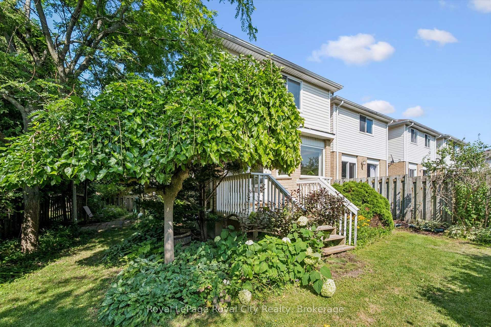 Photo 40 of 811 Edinburgh Road S, Guelph, Kortright West — HOMEH