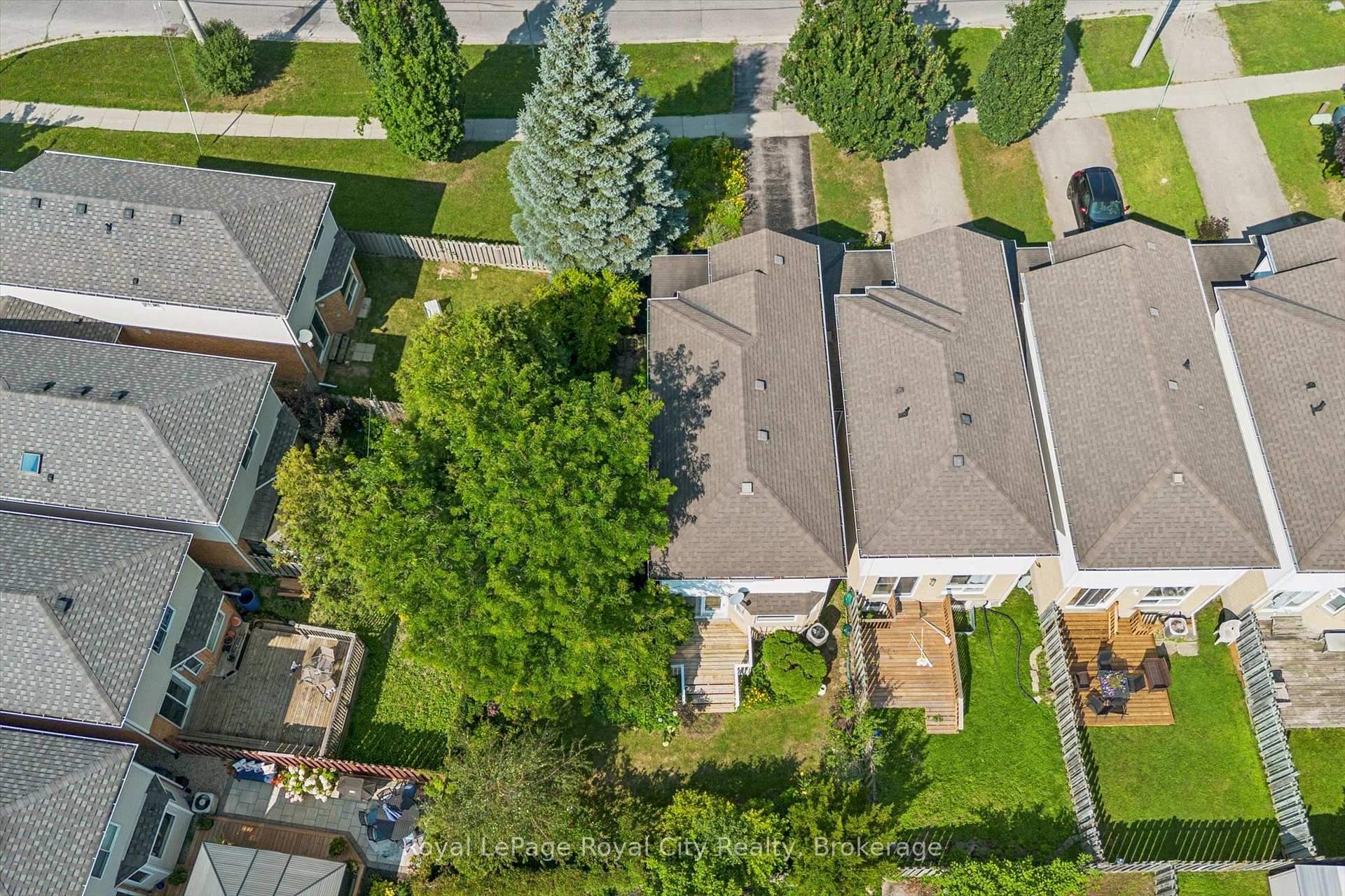 Photo 45 of 811 Edinburgh Road S, Guelph, Kortright West — HOMEH