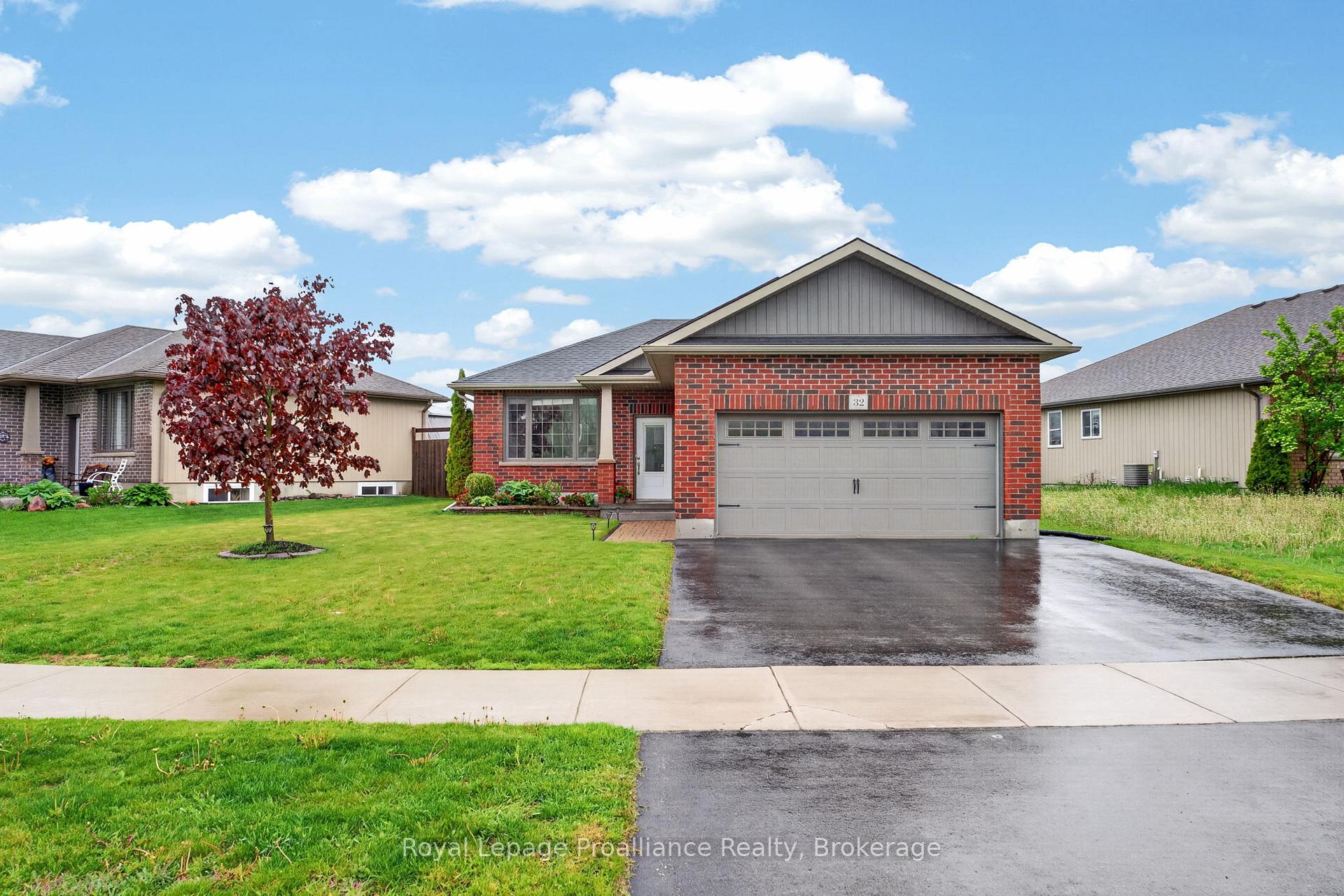 Photo 1 of 32 Aspen Drive, Quinte West, Murray Ward — HOMEH