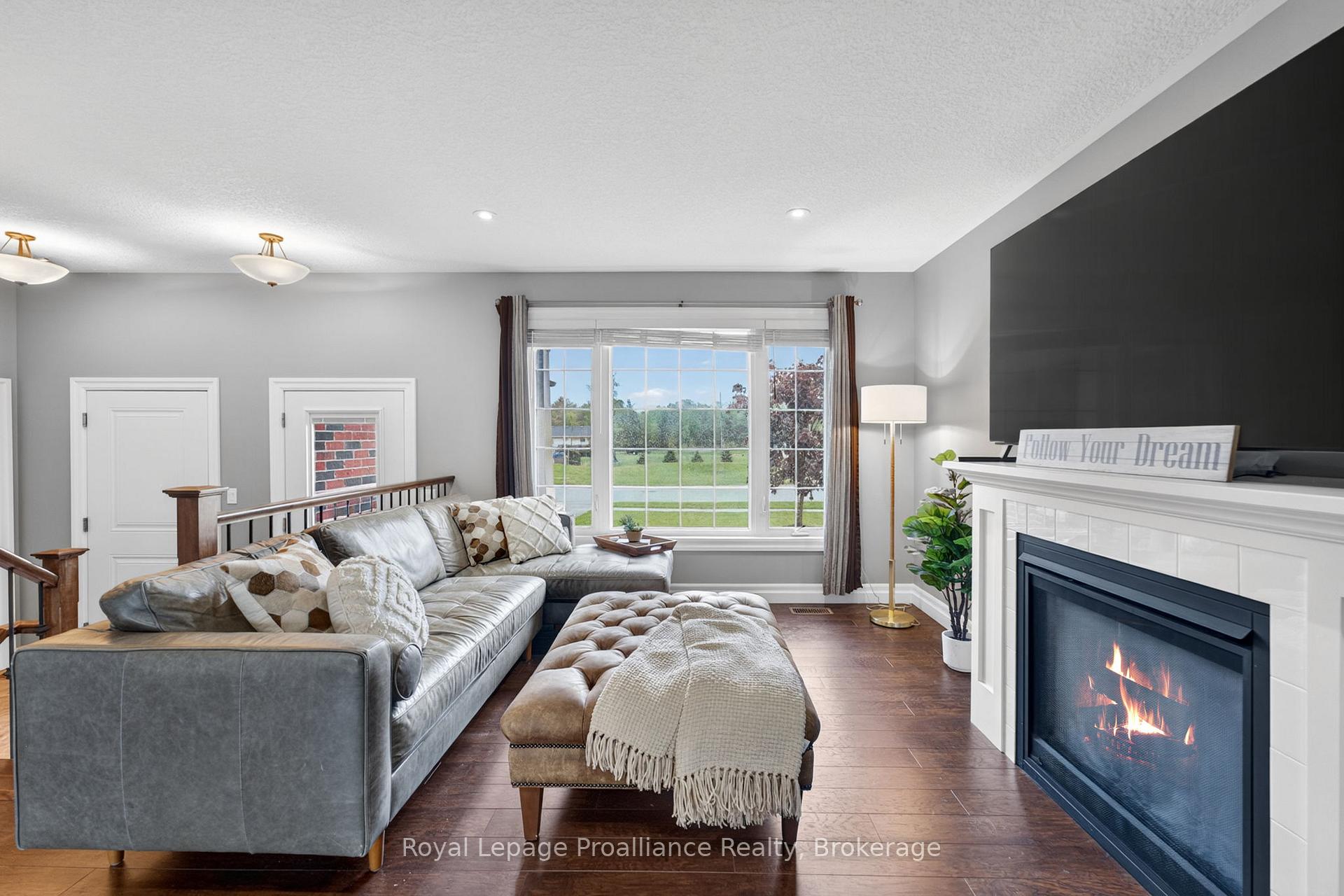 Photo 6 of 32 Aspen Drive, Quinte West, Murray Ward — HOMEH