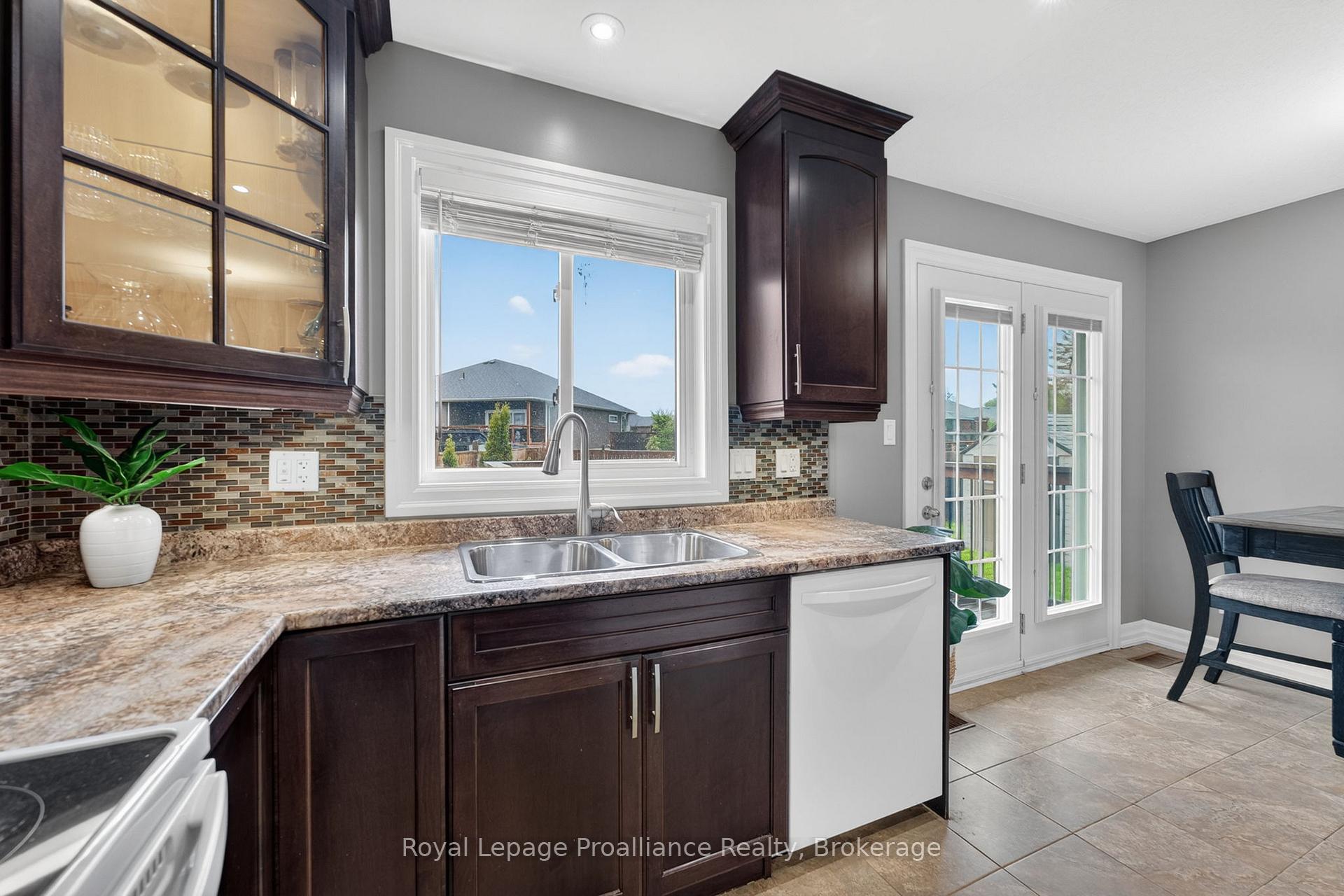 Photo 10 of 32 Aspen Drive, Quinte West, Murray Ward — HOMEH