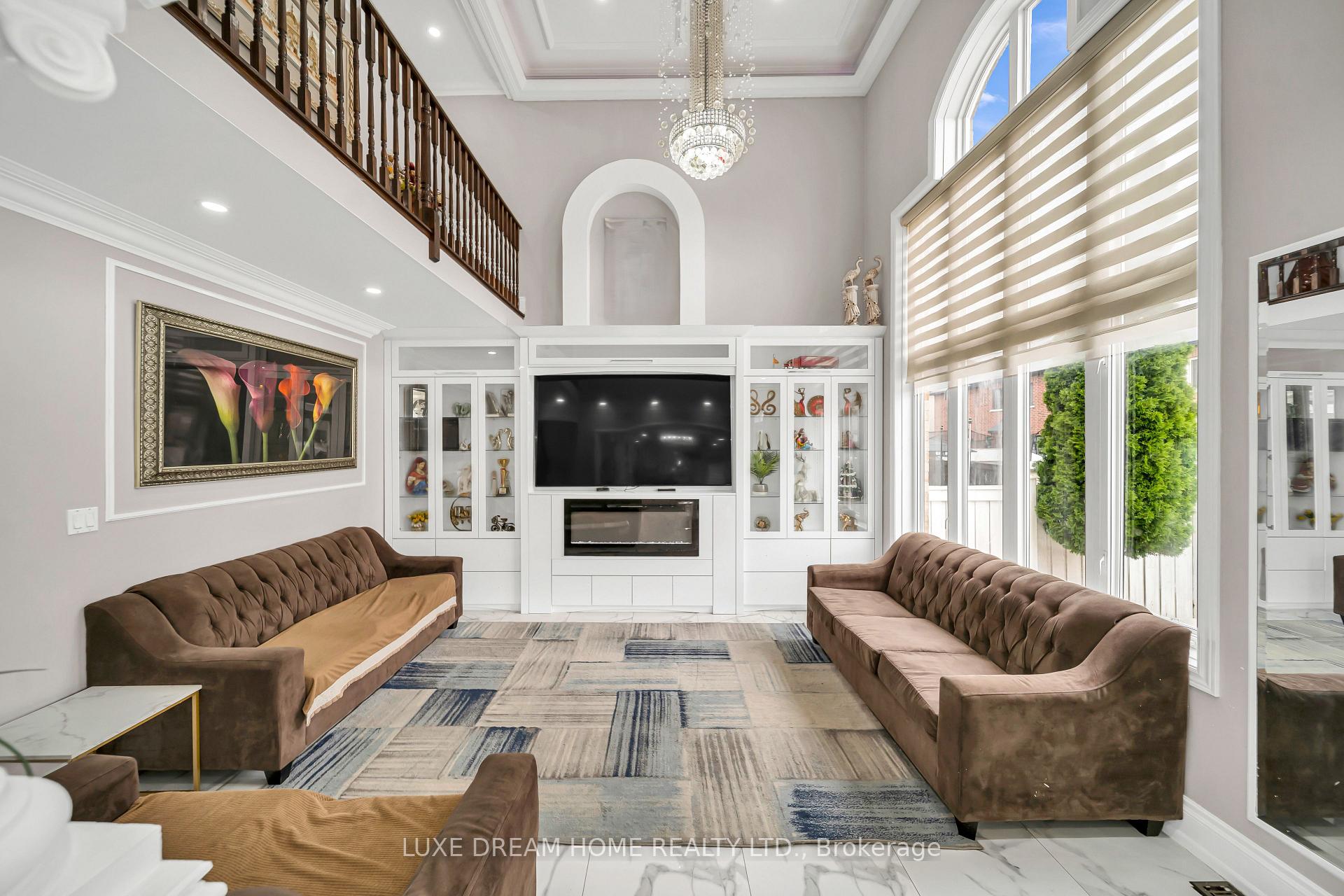 Photo 5 of 16 Powell Drive E, Brampton, Sandringham-Wellington — HOMEH