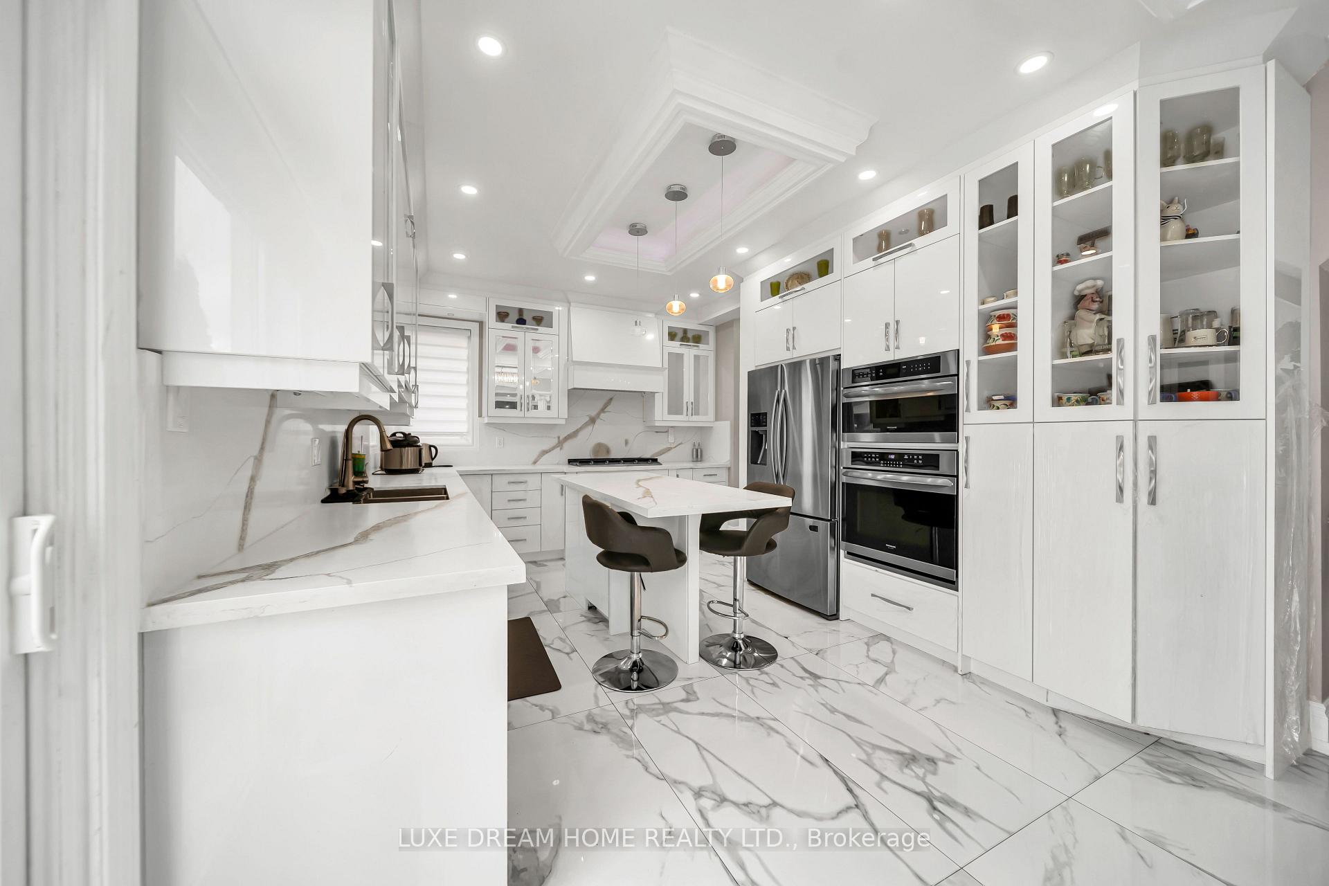 Photo 14 of 16 Powell Drive E, Brampton, Sandringham-Wellington — HOMEH