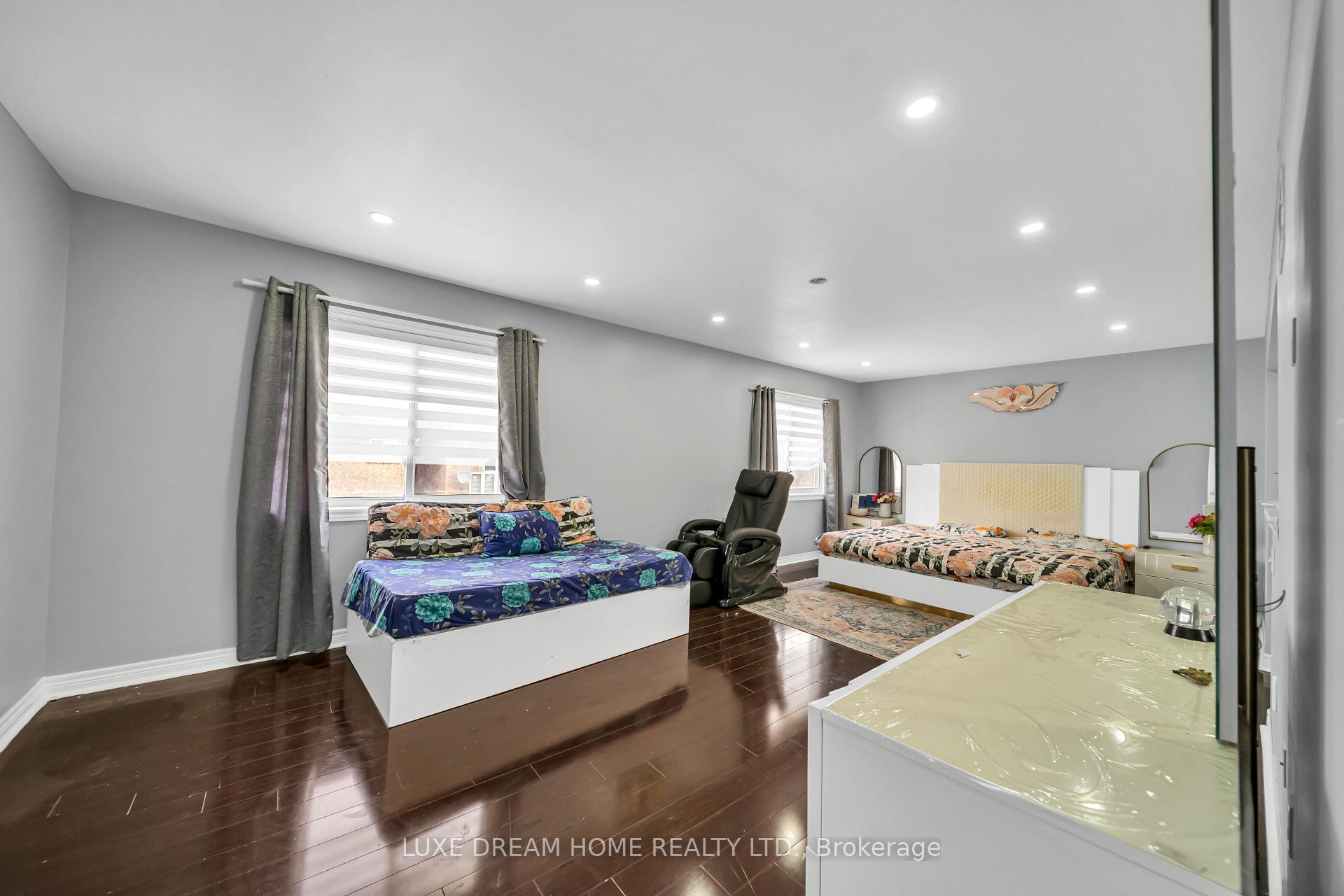 Photo 20 of 16 Powell Drive E, Brampton, Sandringham-Wellington — HOMEH