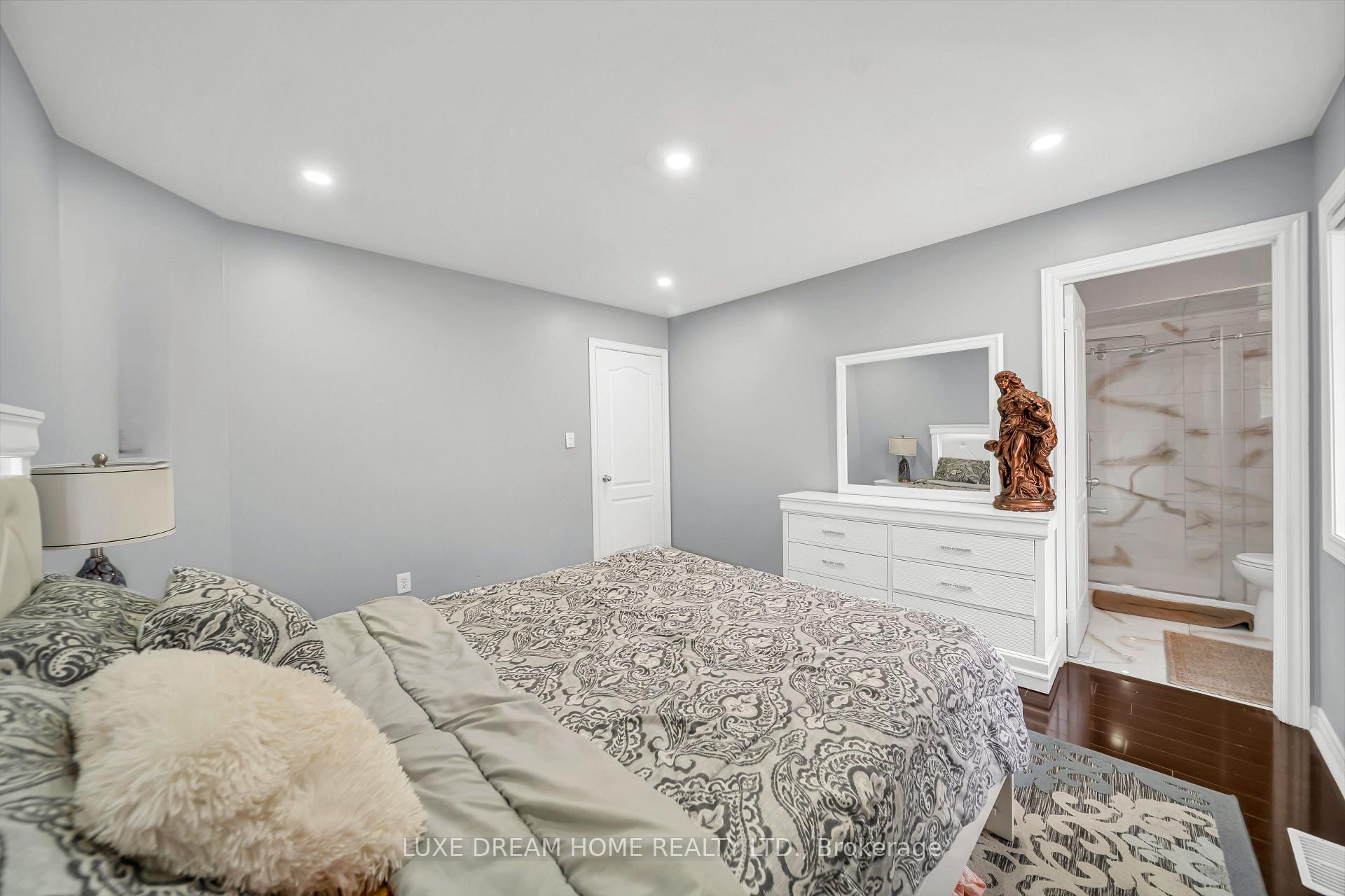 Photo 24 of 16 Powell Drive E, Brampton, Sandringham-Wellington — HOMEH