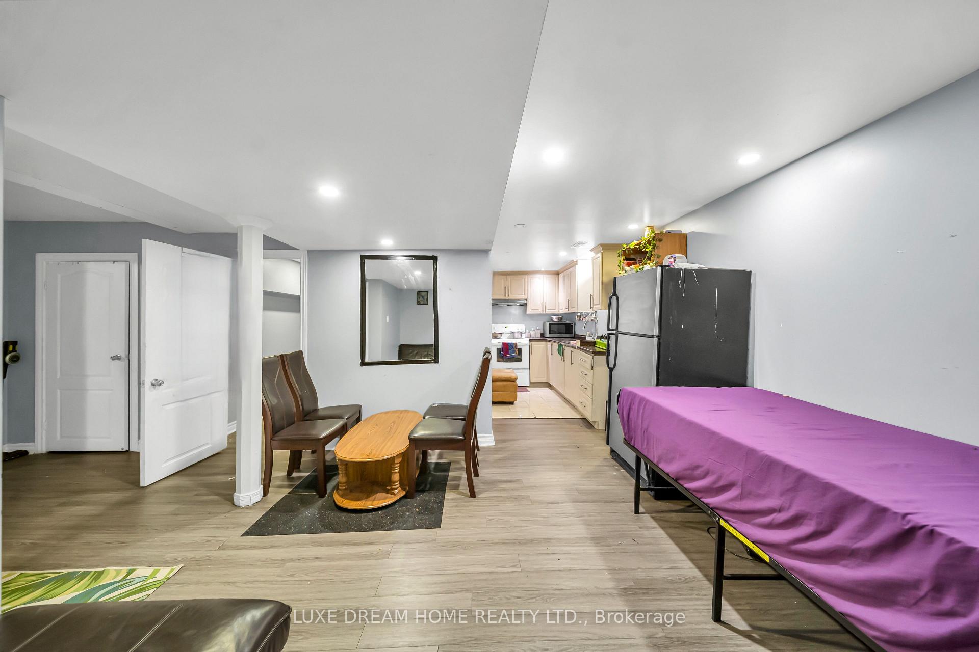 Photo 29 of 16 Powell Drive E, Brampton, Sandringham-Wellington — HOMEH