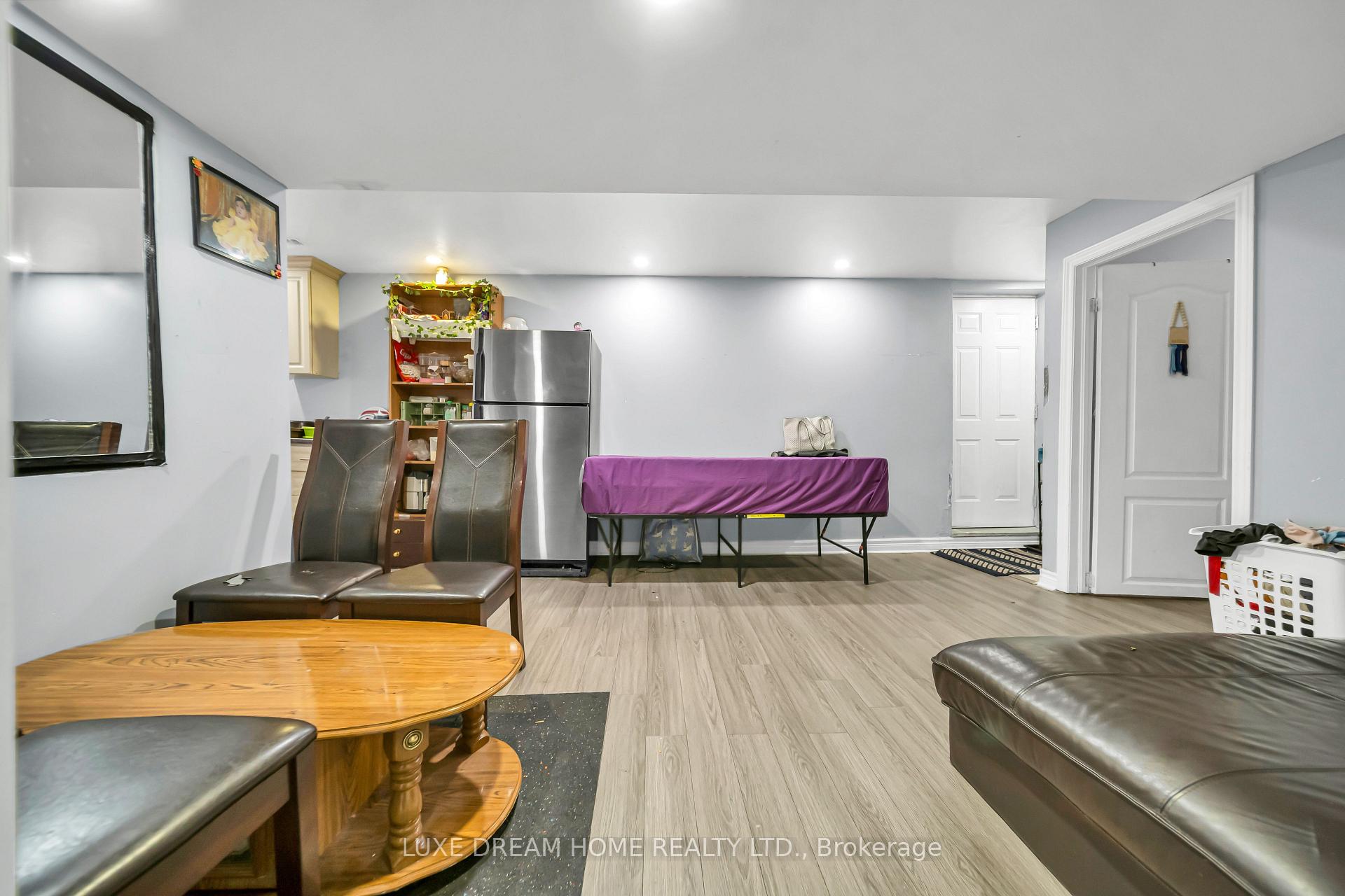 Photo 30 of 16 Powell Drive E, Brampton, Sandringham-Wellington — HOMEH