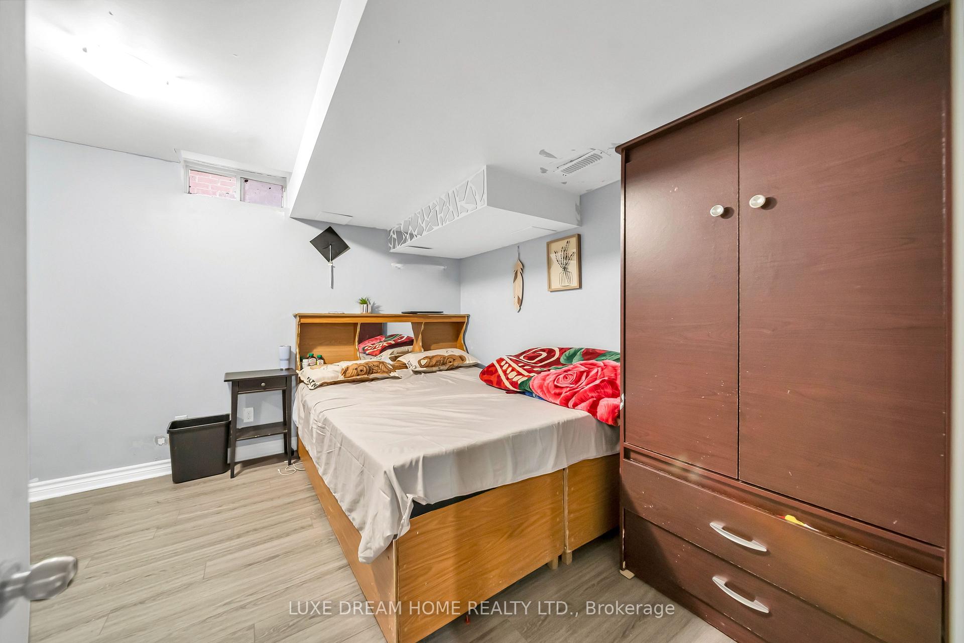 Photo 35 of 16 Powell Drive E, Brampton, Sandringham-Wellington — HOMEH