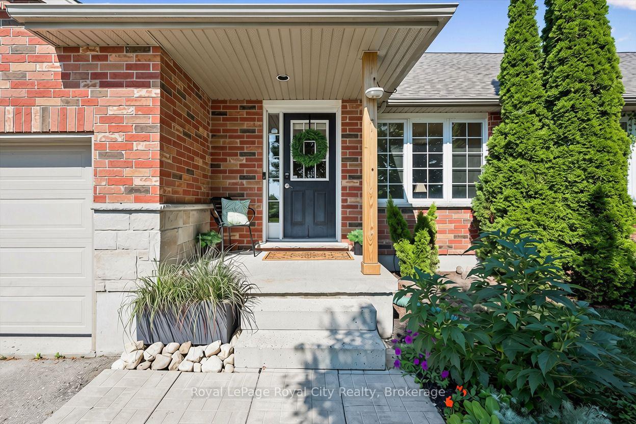 Photo 1 of 105 Spencer Drive, Centre Wellington, Elora/Salem — HOMEH