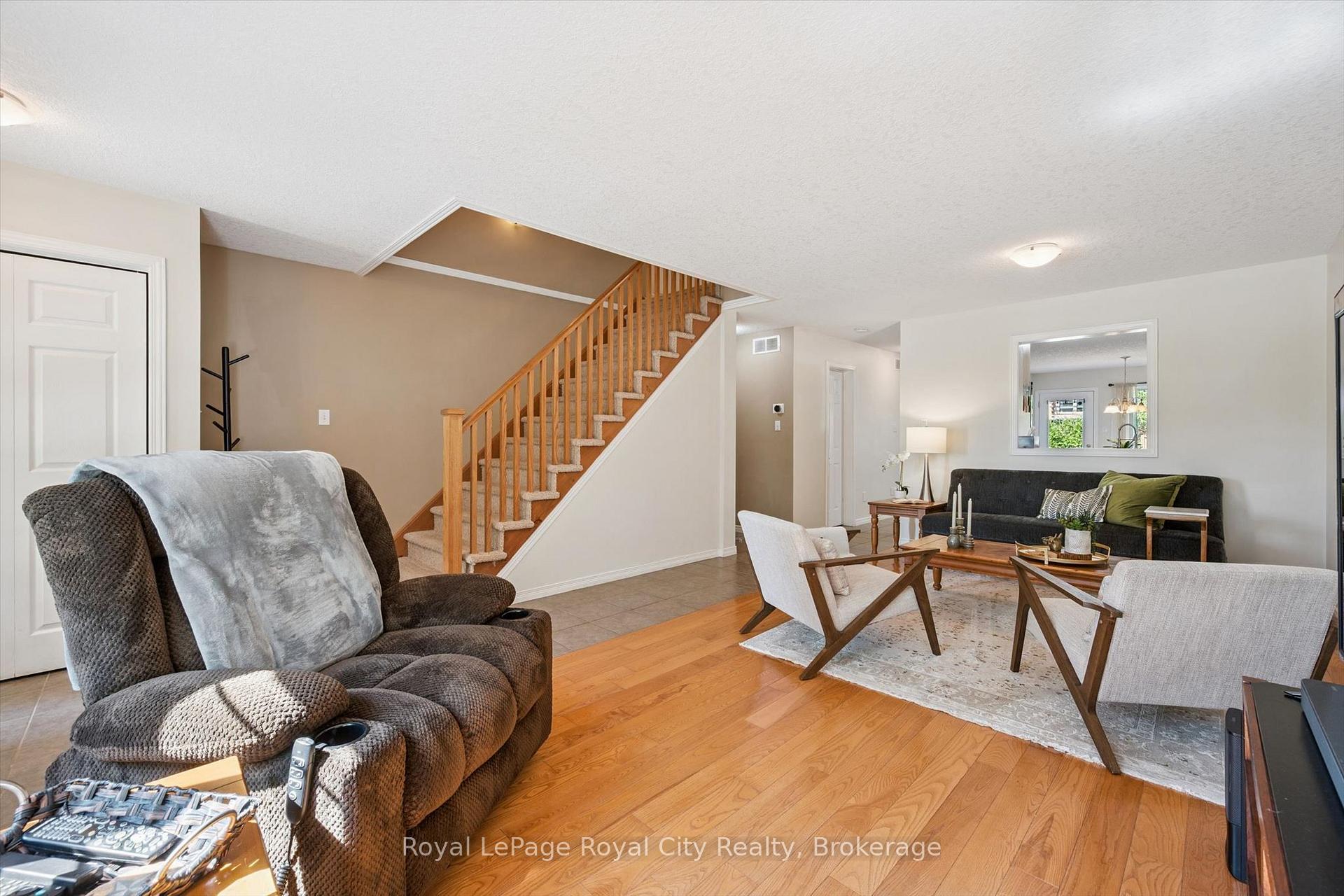 Photo 8 of 105 Spencer Drive, Centre Wellington, Elora/Salem — HOMEH