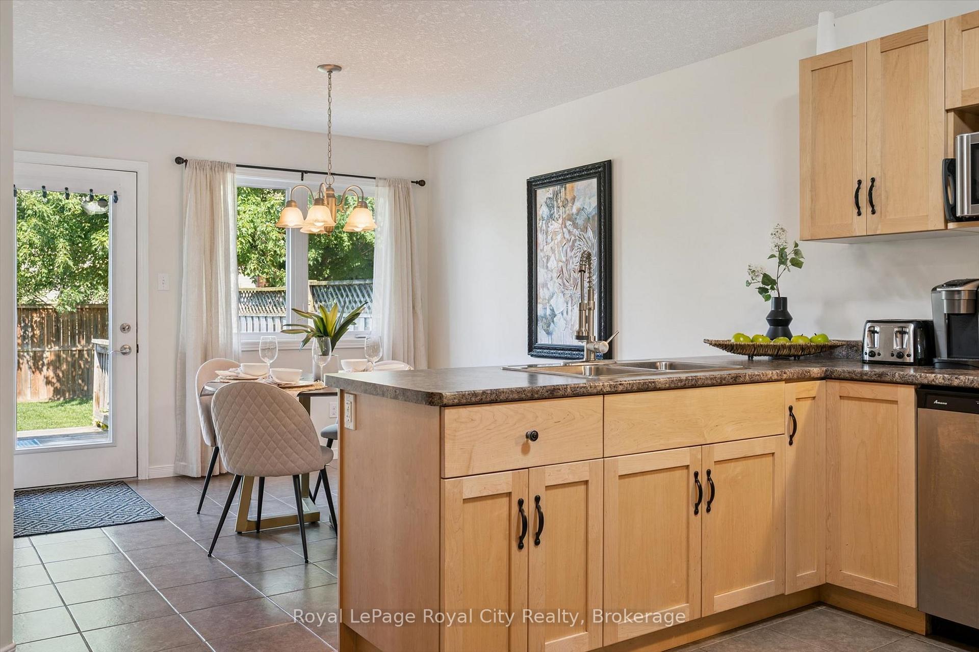 Photo 10 of 105 Spencer Drive, Centre Wellington, Elora/Salem — HOMEH