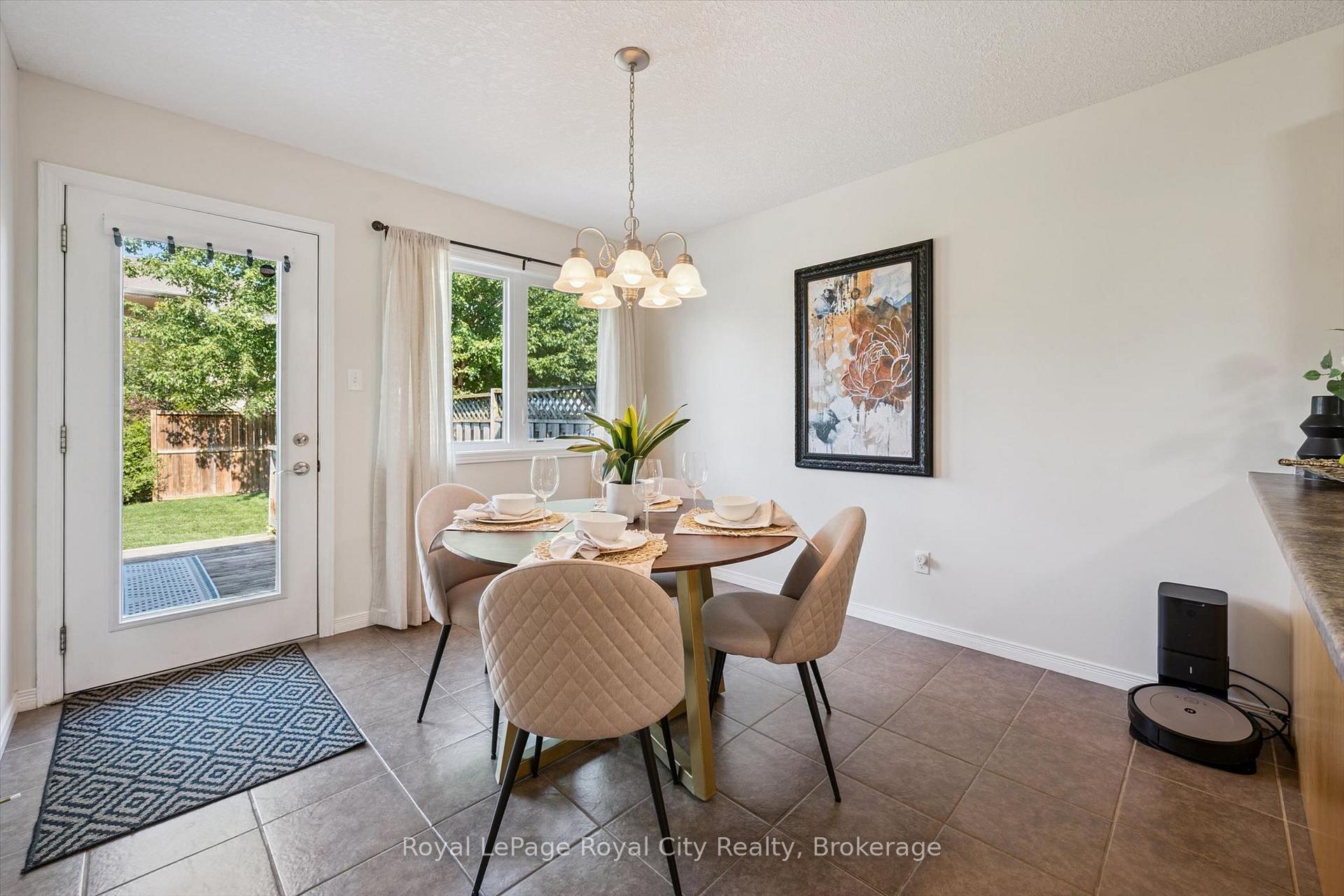 Photo 13 of 105 Spencer Drive, Centre Wellington, Elora/Salem — HOMEH