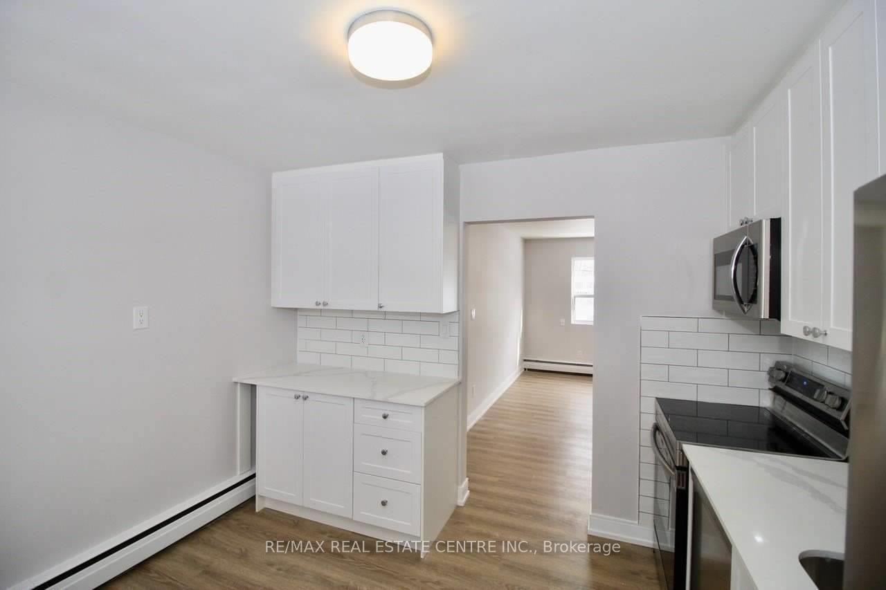 Photo 4 of Unit #6, 424 Argyle Street S, Cambridge, Preston South — HOMEH